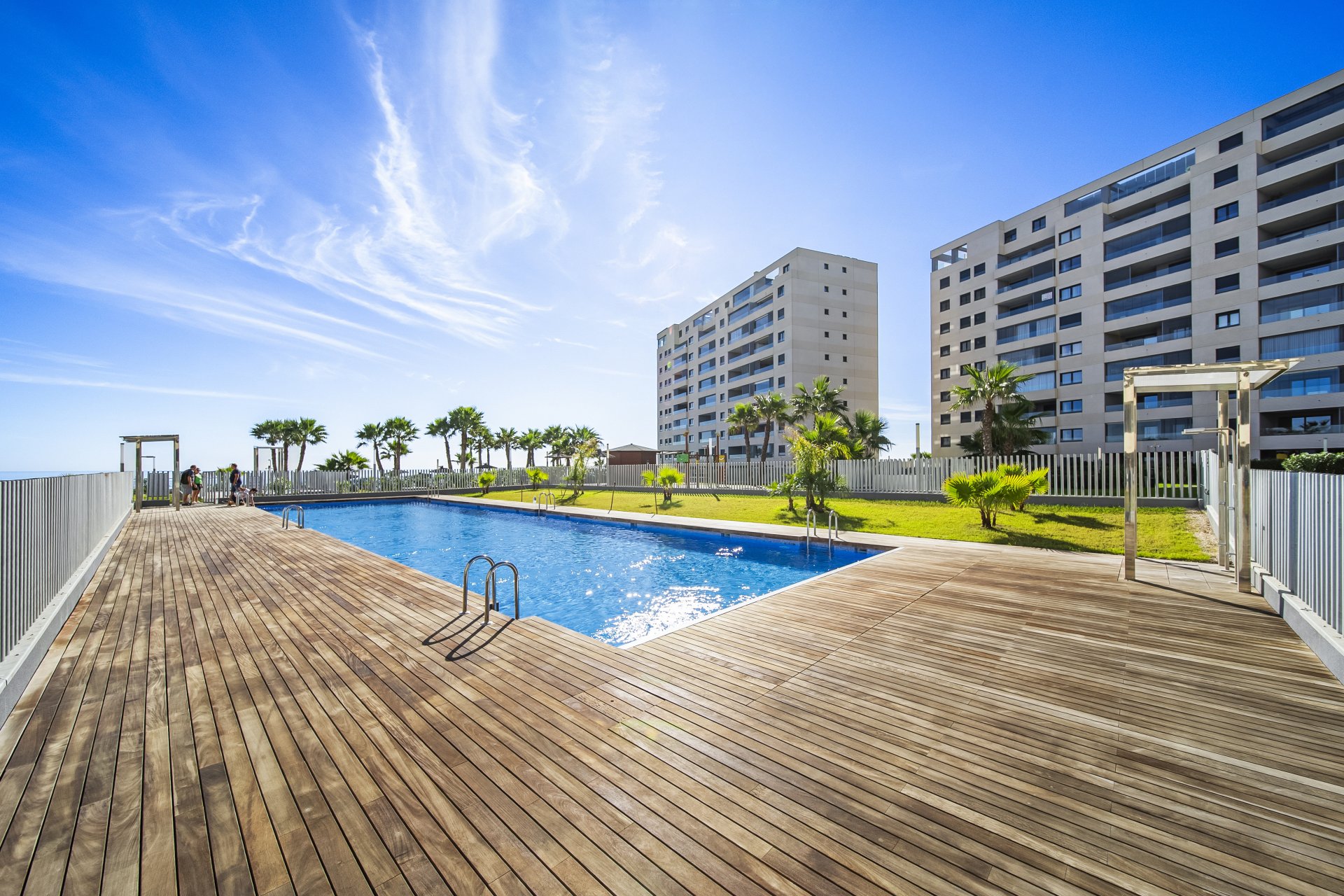 Resale - Apartment / Flat * - Torrevieja - Punta Prima *