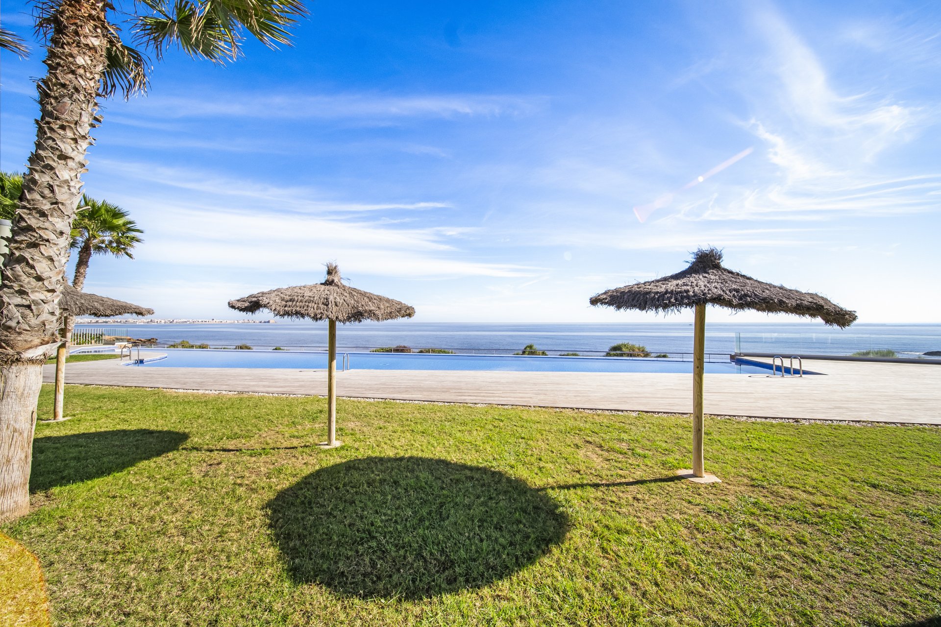 Resale - Apartment / Flat * - Torrevieja - Punta Prima *