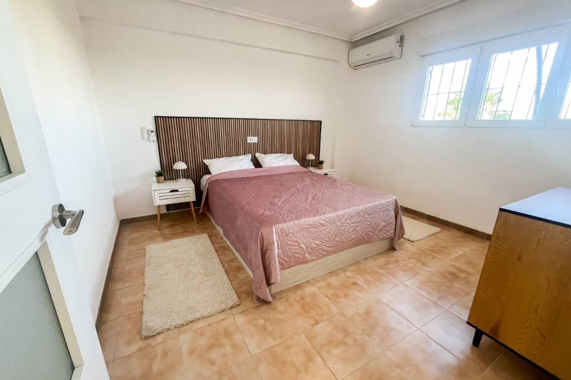 Resale - Apartment / Flat * - Torrevieja - Punta Prima *