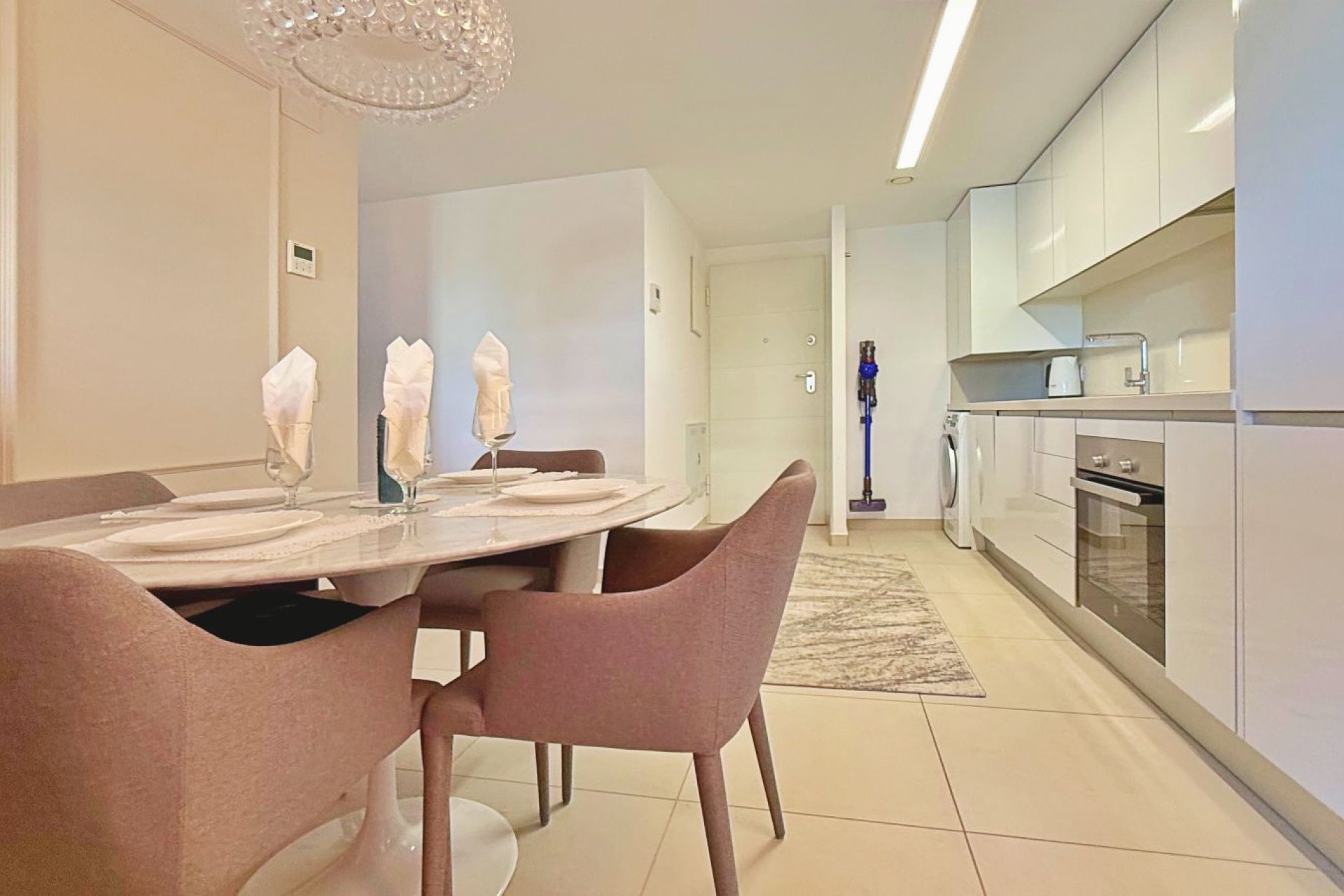 Resale - Apartment / Flat * - Torrevieja - Punta Prima *