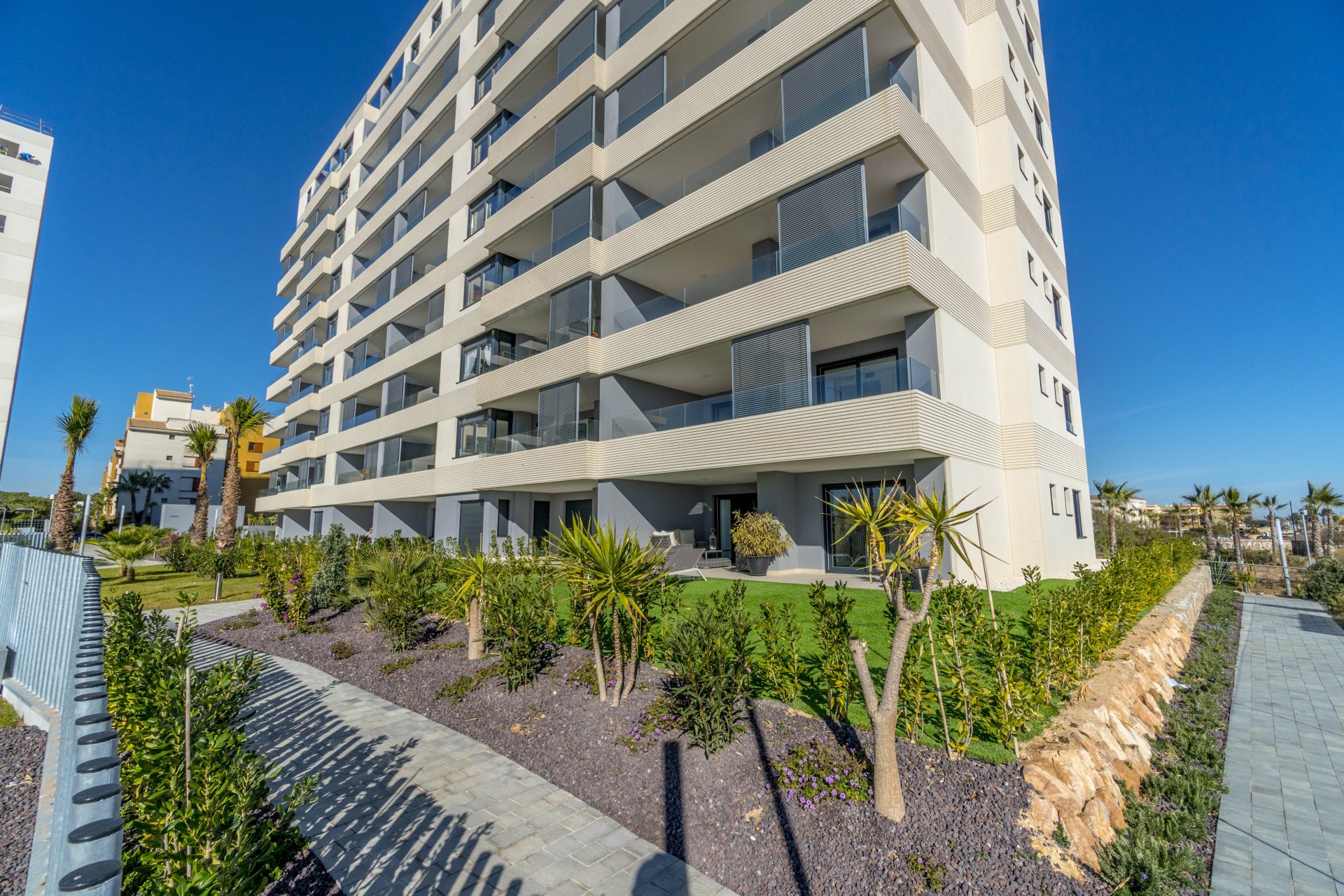 Resale - Apartment / Flat * - Torrevieja - Punta Prima *