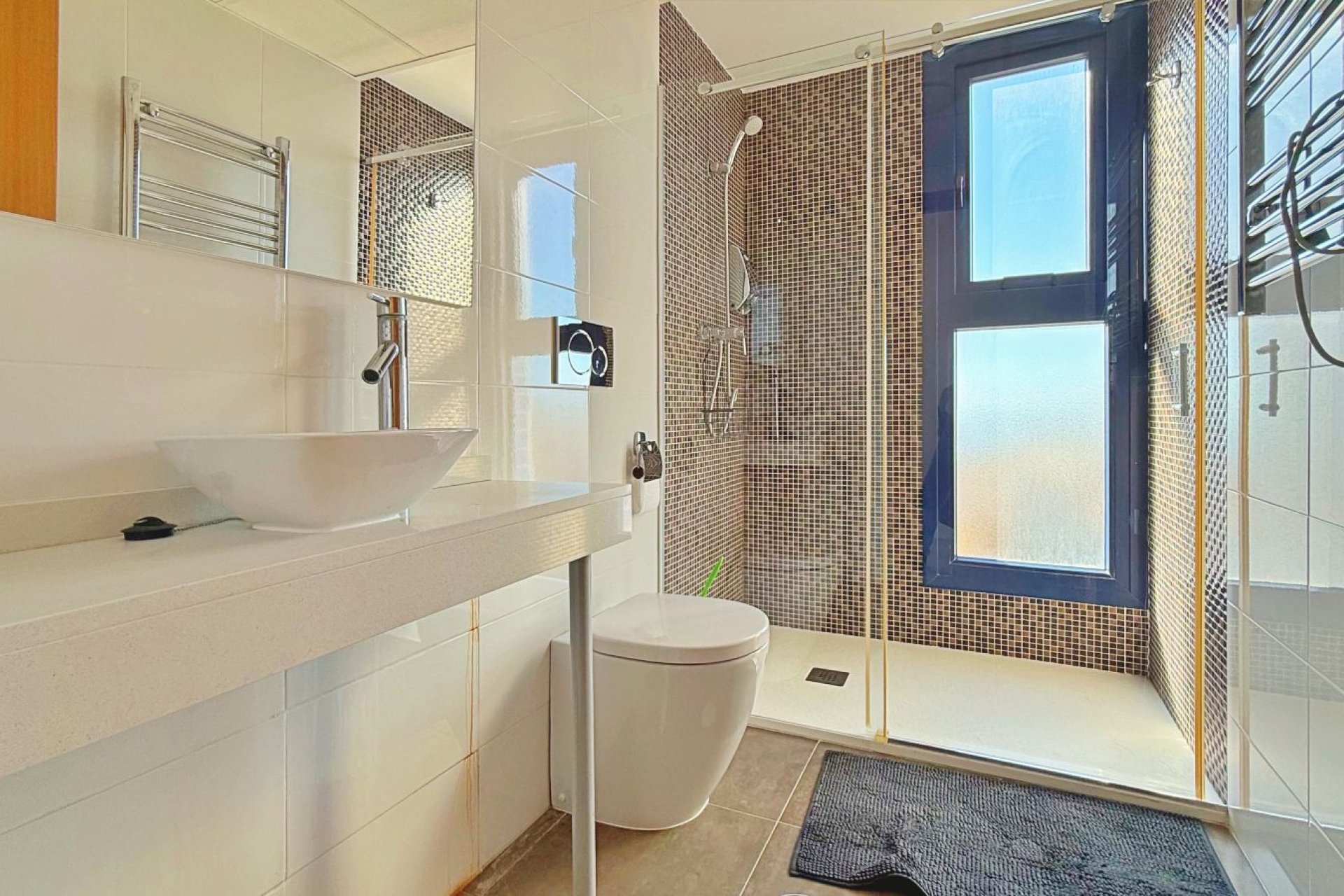 Resale - Apartment / Flat * - Torrevieja - Punta Prima *