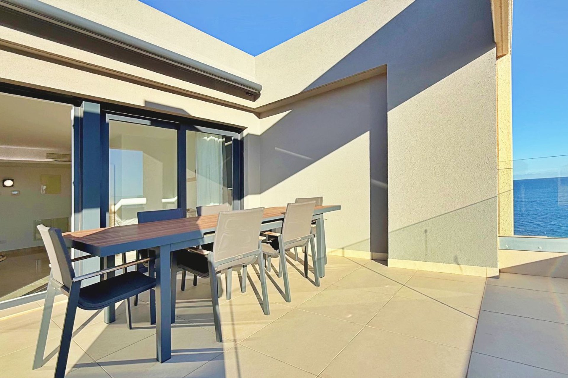 Resale - Apartment / Flat * - Torrevieja - Punta Prima *