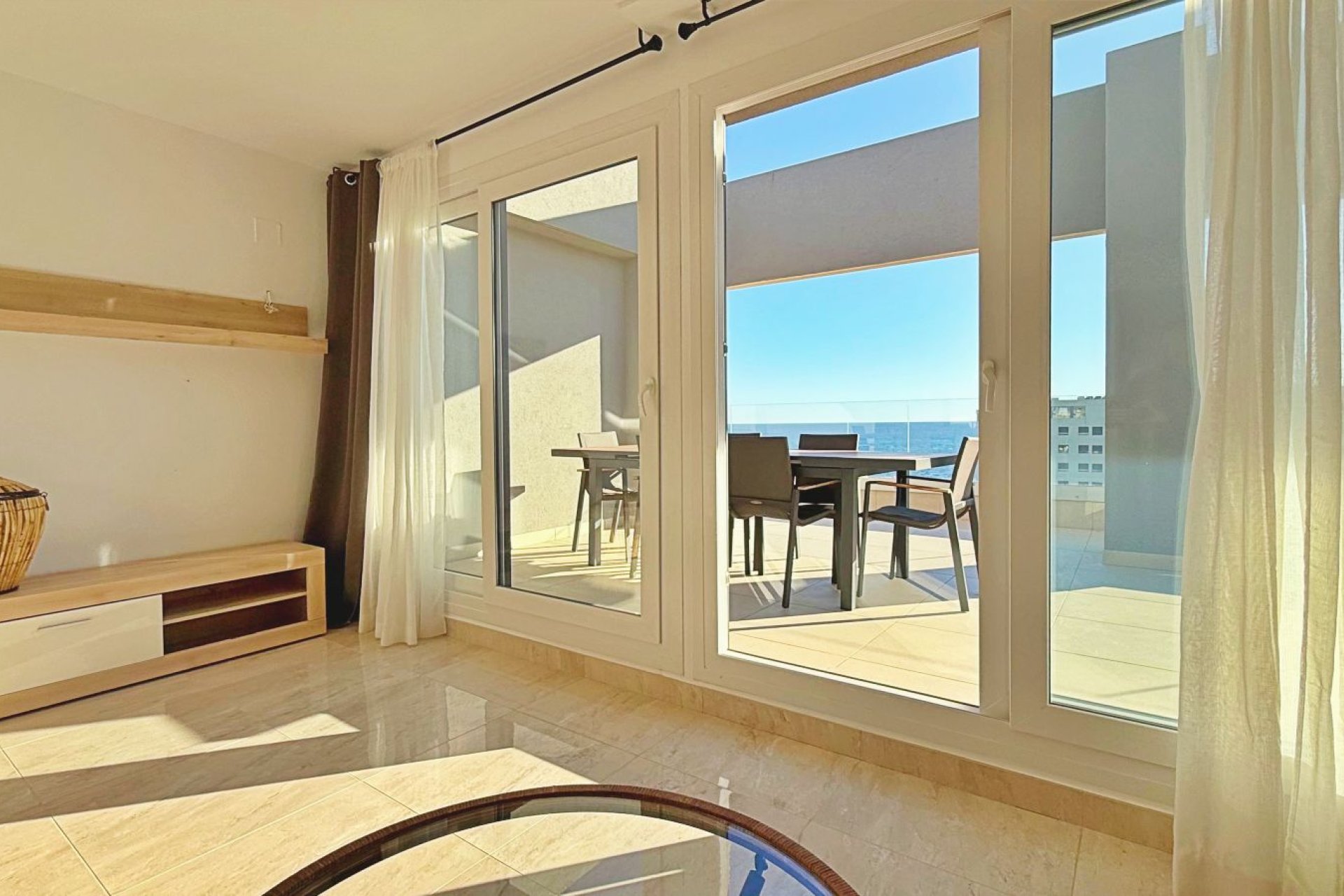 Resale - Apartment / Flat * - Torrevieja - Punta Prima *
