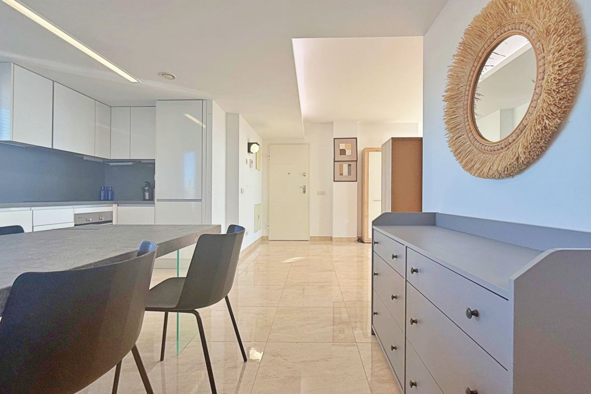 Resale - Apartment / Flat * - Torrevieja - Punta Prima *