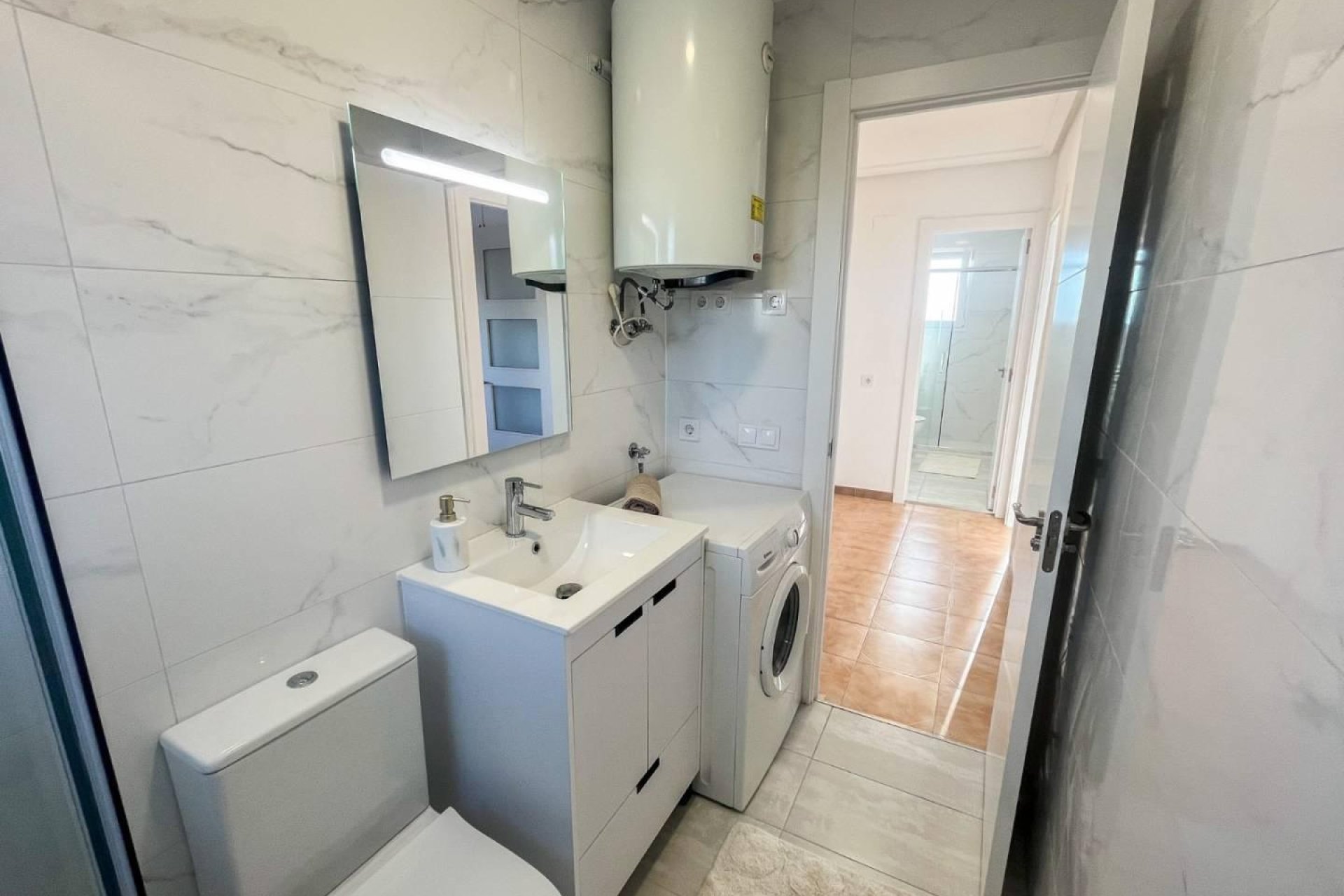 Resale - Apartment / Flat * - Torrevieja * - Punta Prima *