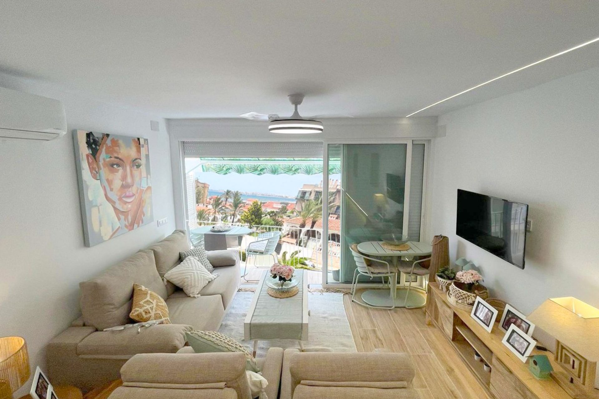 Resale - Apartment / Flat * - Torrevieja * - Punta Prima *