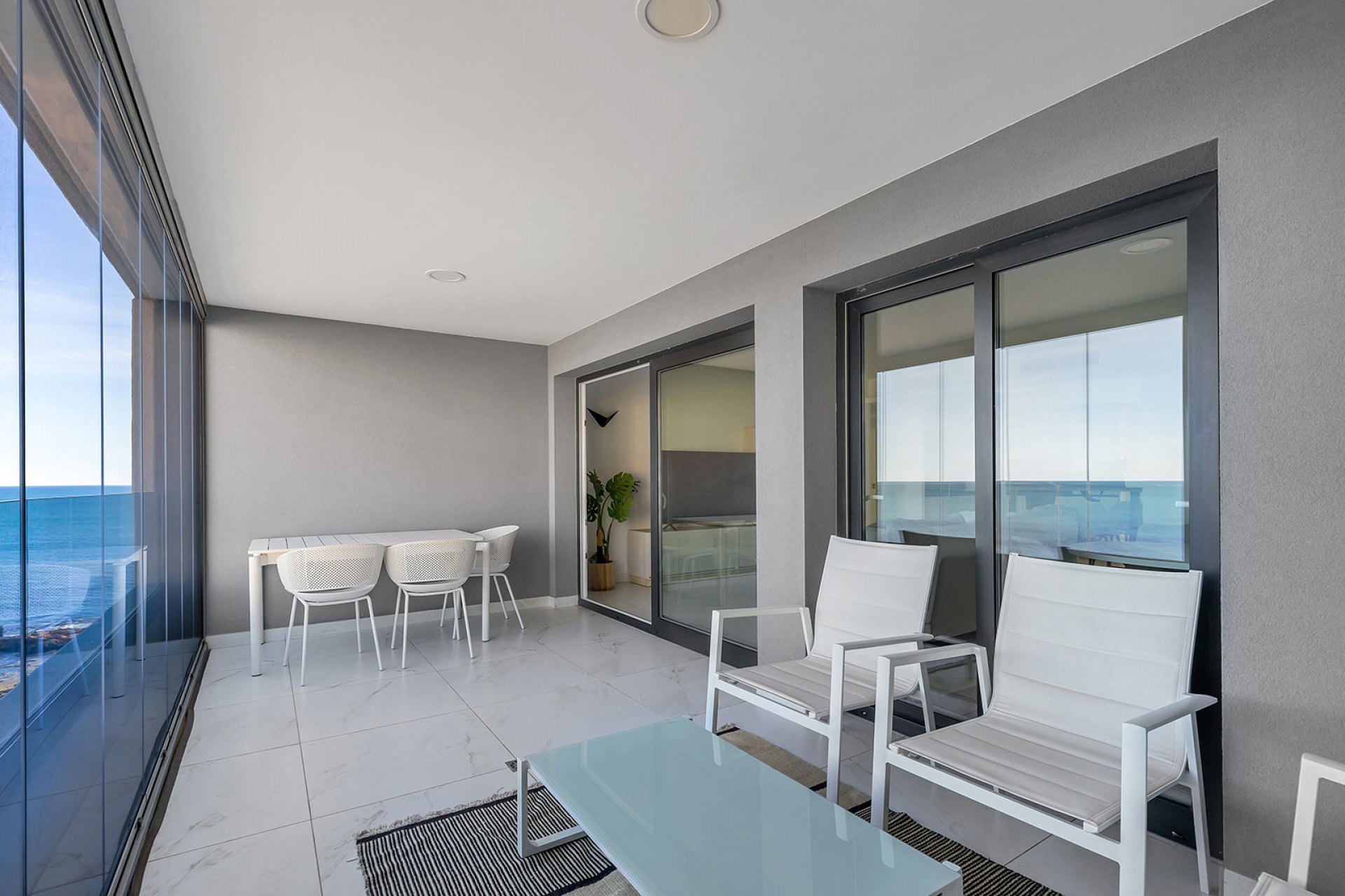 Resale - Apartment / Flat * - Torrevieja * - Punta Prima *