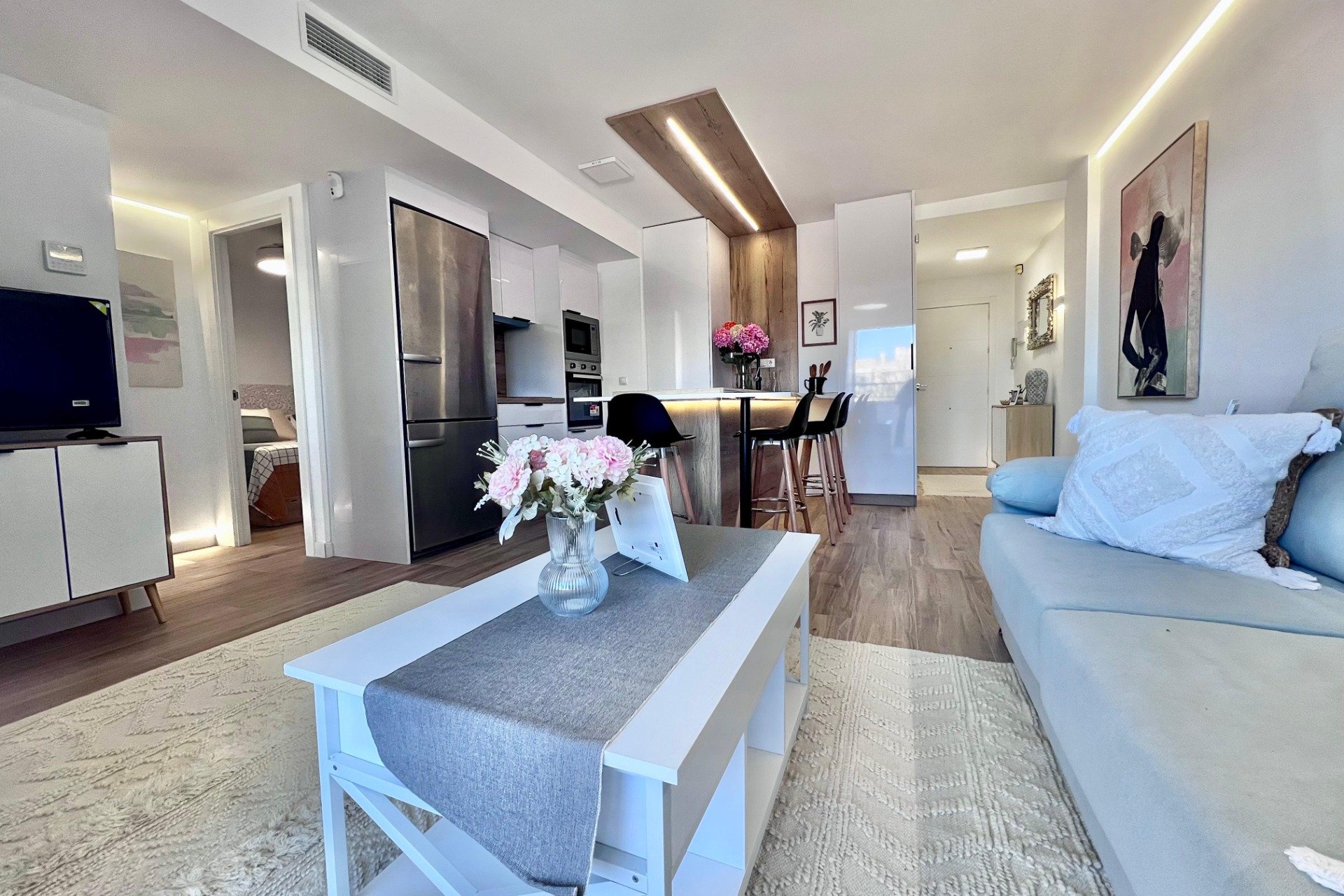 Resale - Apartment / Flat * - Torrevieja * - Punta Prima *