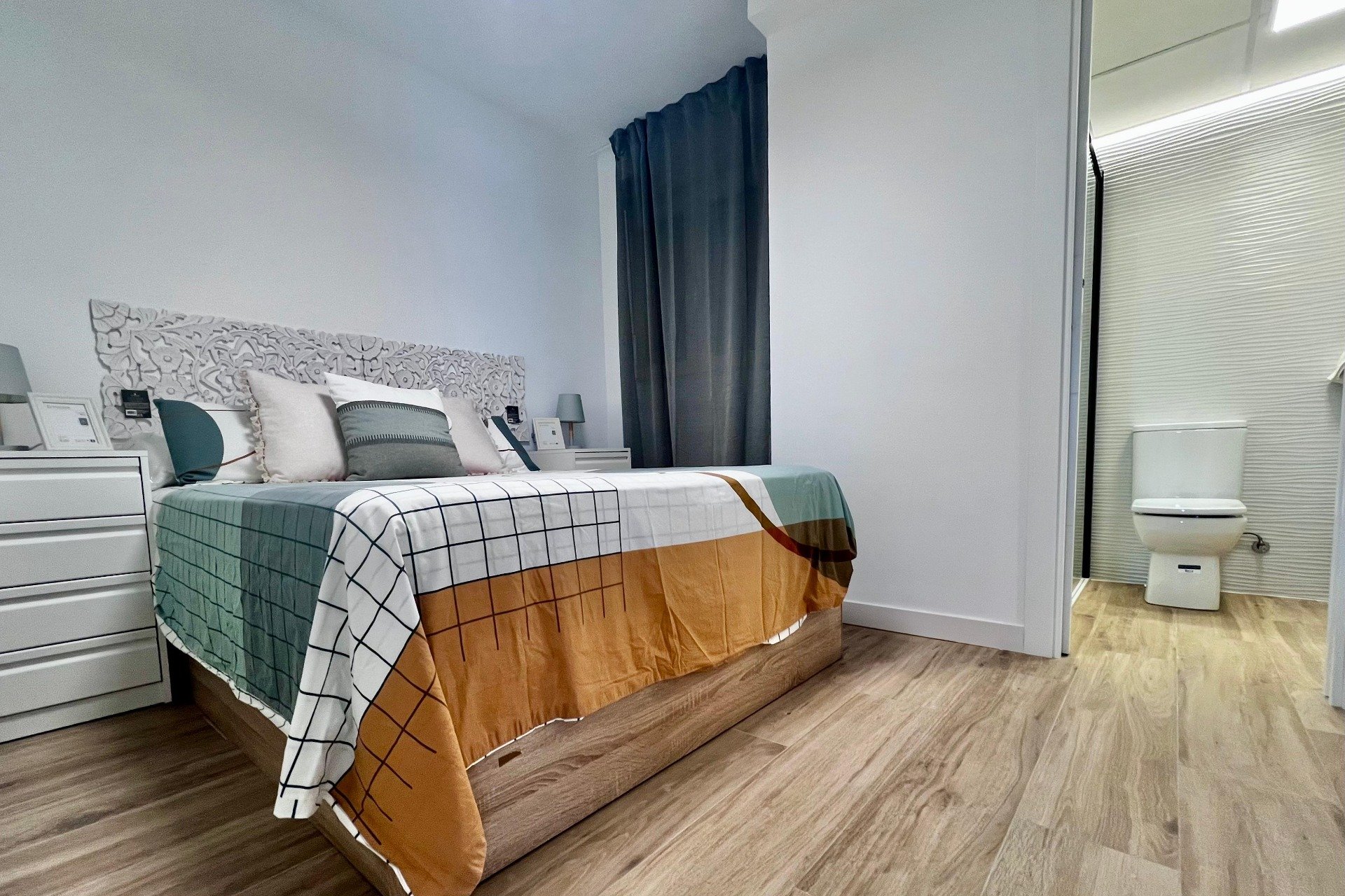 Resale - Apartment / Flat * - Torrevieja * - Punta Prima *