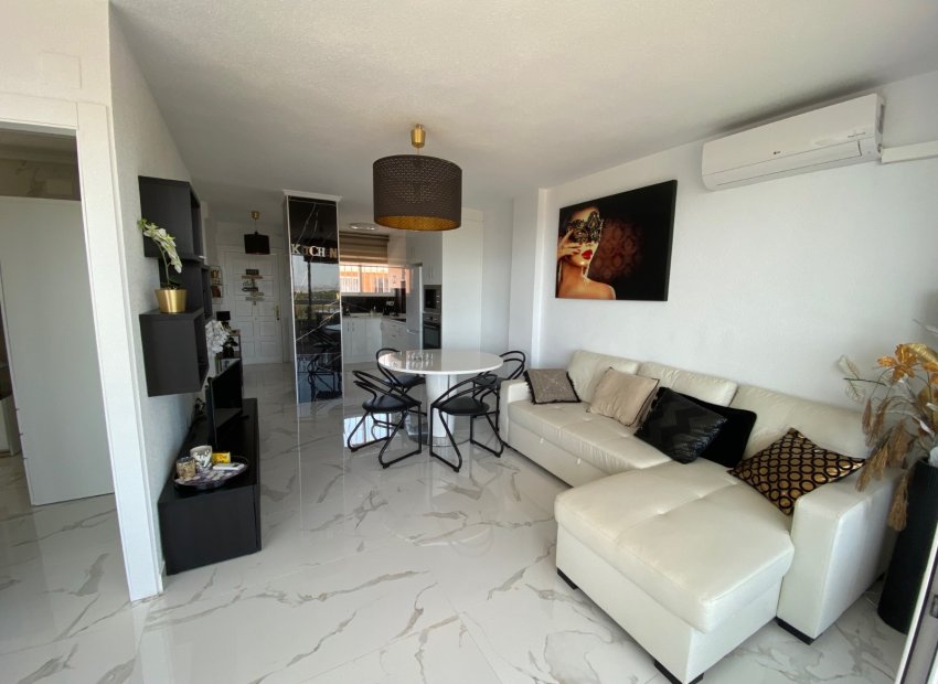Resale - Apartment / Flat * - Torrevieja * - Punta Prima