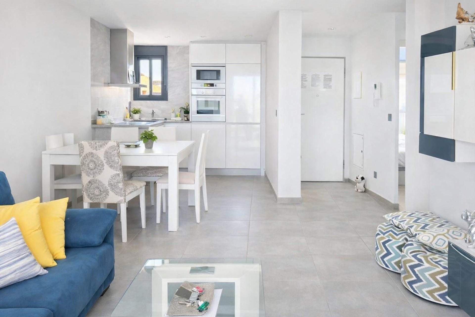 Resale - Apartment / Flat * - Torrevieja * - Punta Prima *