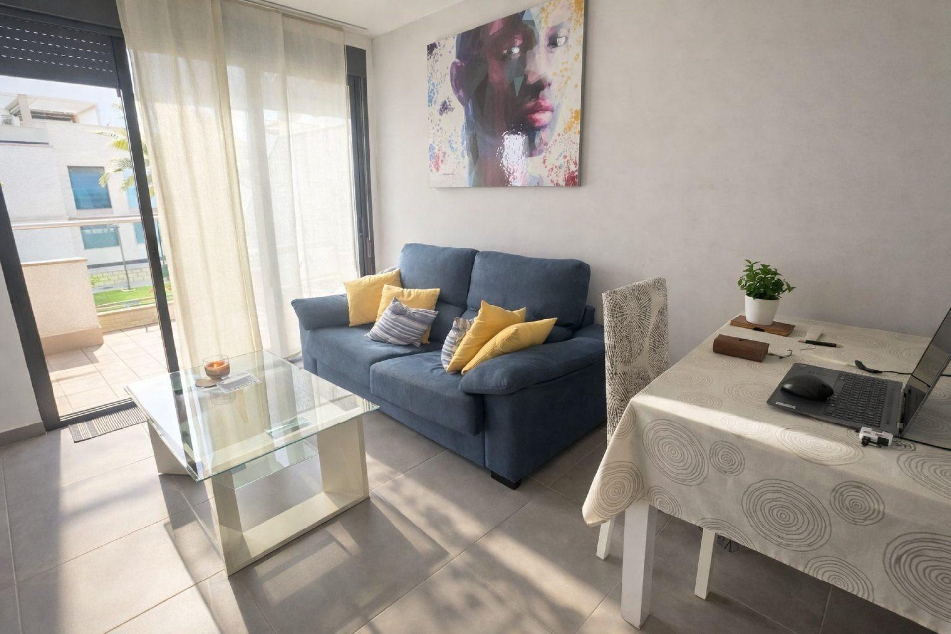 Resale - Apartment / Flat * - Torrevieja * - Punta Prima *