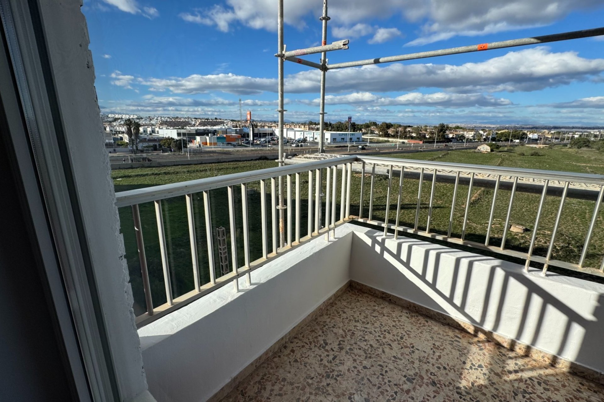 Resale - Apartment / Flat * - Torrevieja * - Punta Prima *