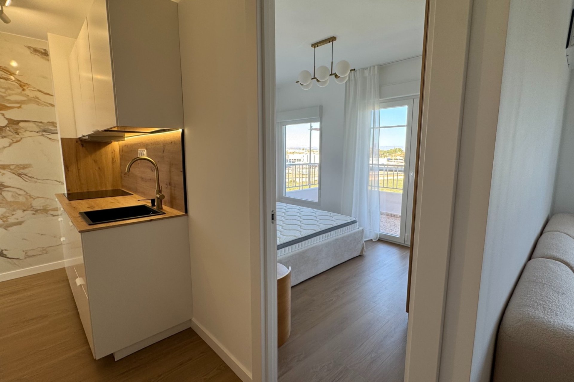 Resale - Apartment / Flat * - Torrevieja * - Punta Prima *