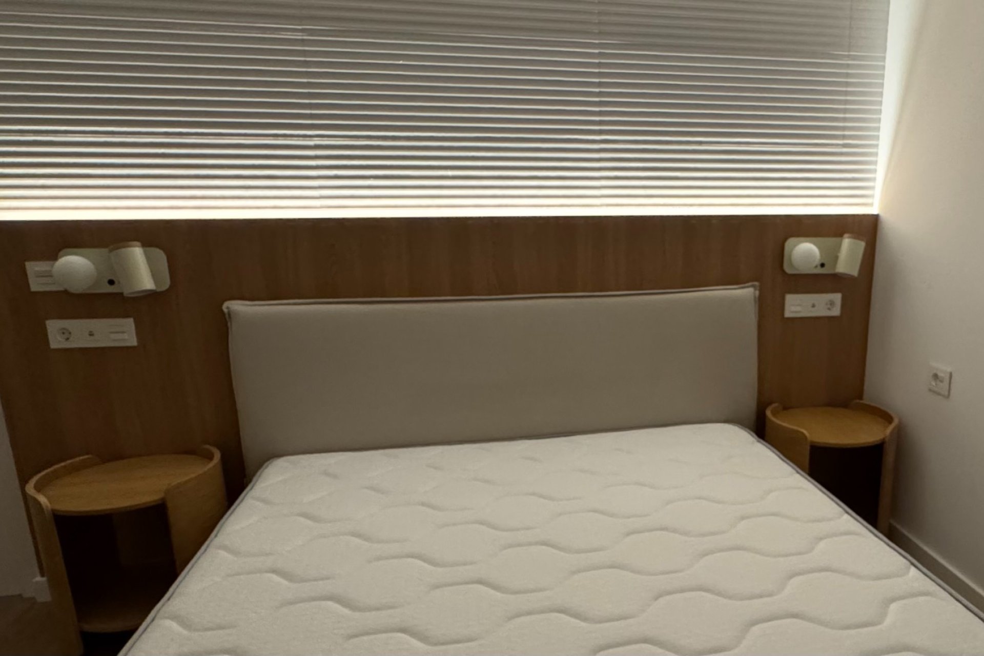 Resale - Apartment / Flat * - Torrevieja * - Punta Prima *