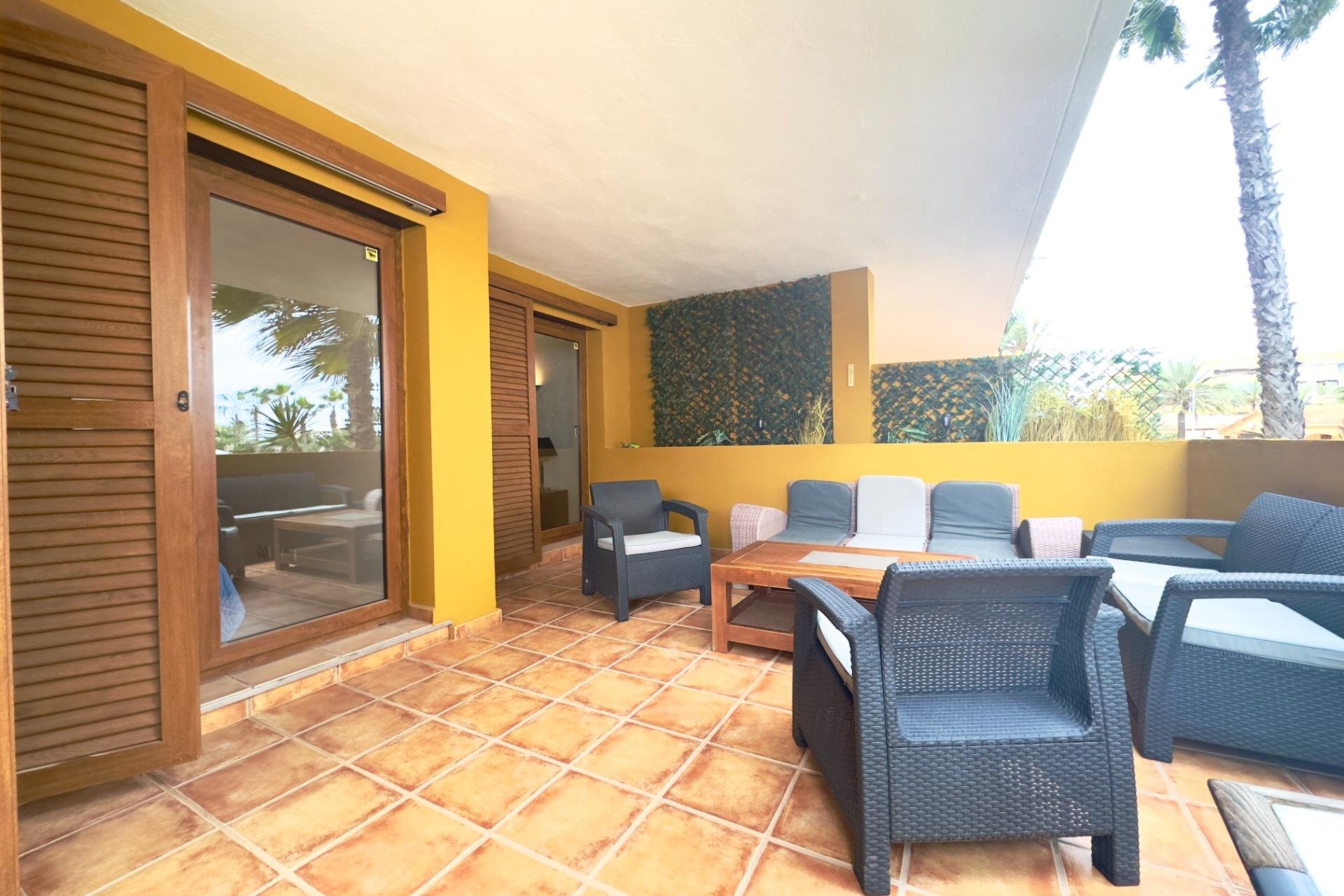 Resale - Apartment / Flat * - Torrevieja * - Punta Prima *