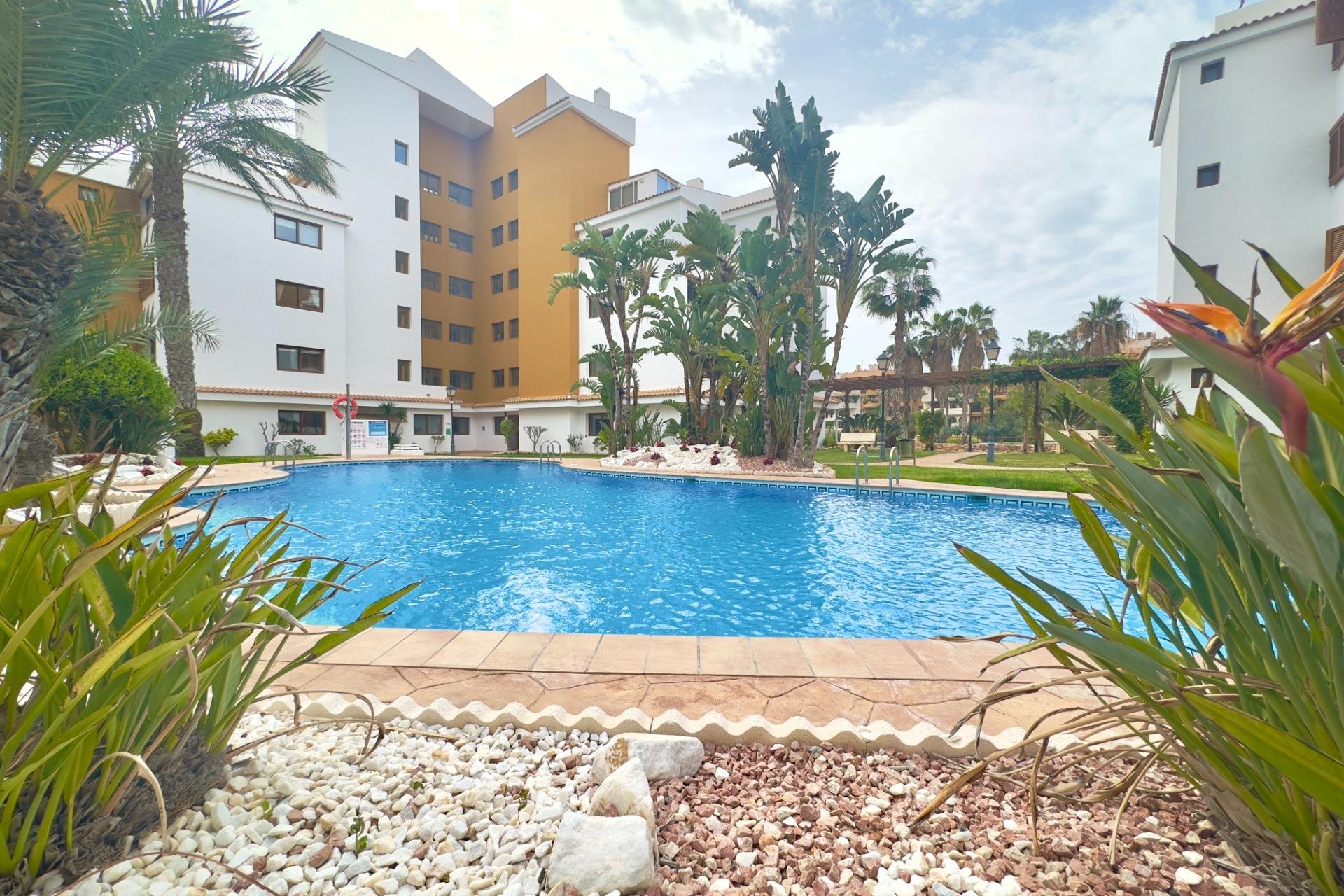 Resale - Apartment / Flat * - Torrevieja * - Punta Prima *