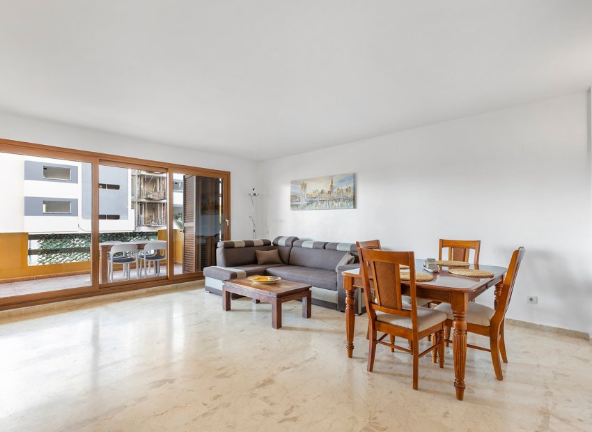 Resale - Apartment / Flat * - Torrevieja * - Punta Prima *