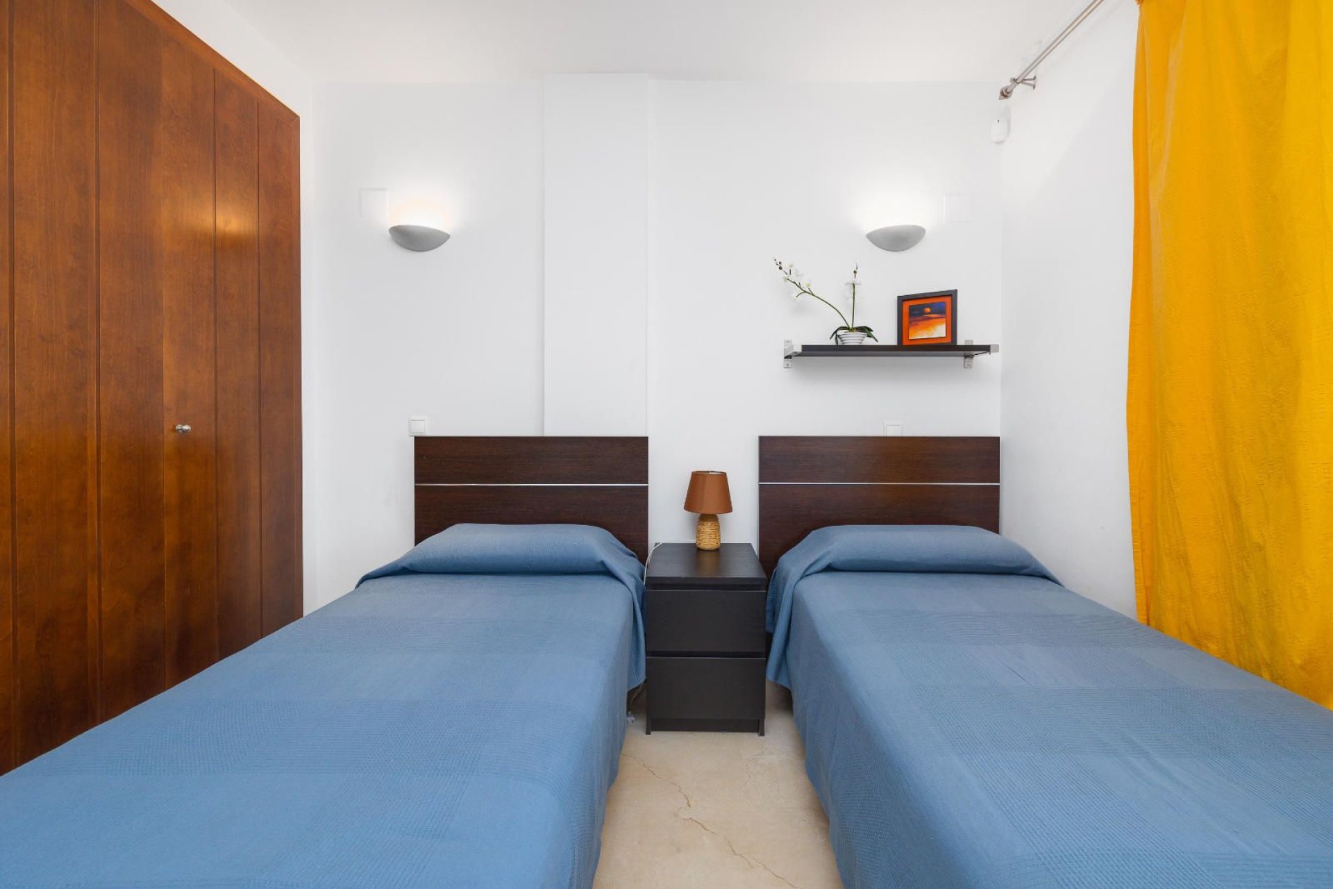 Resale - Apartment / Flat * - Torrevieja * - Punta Prima *