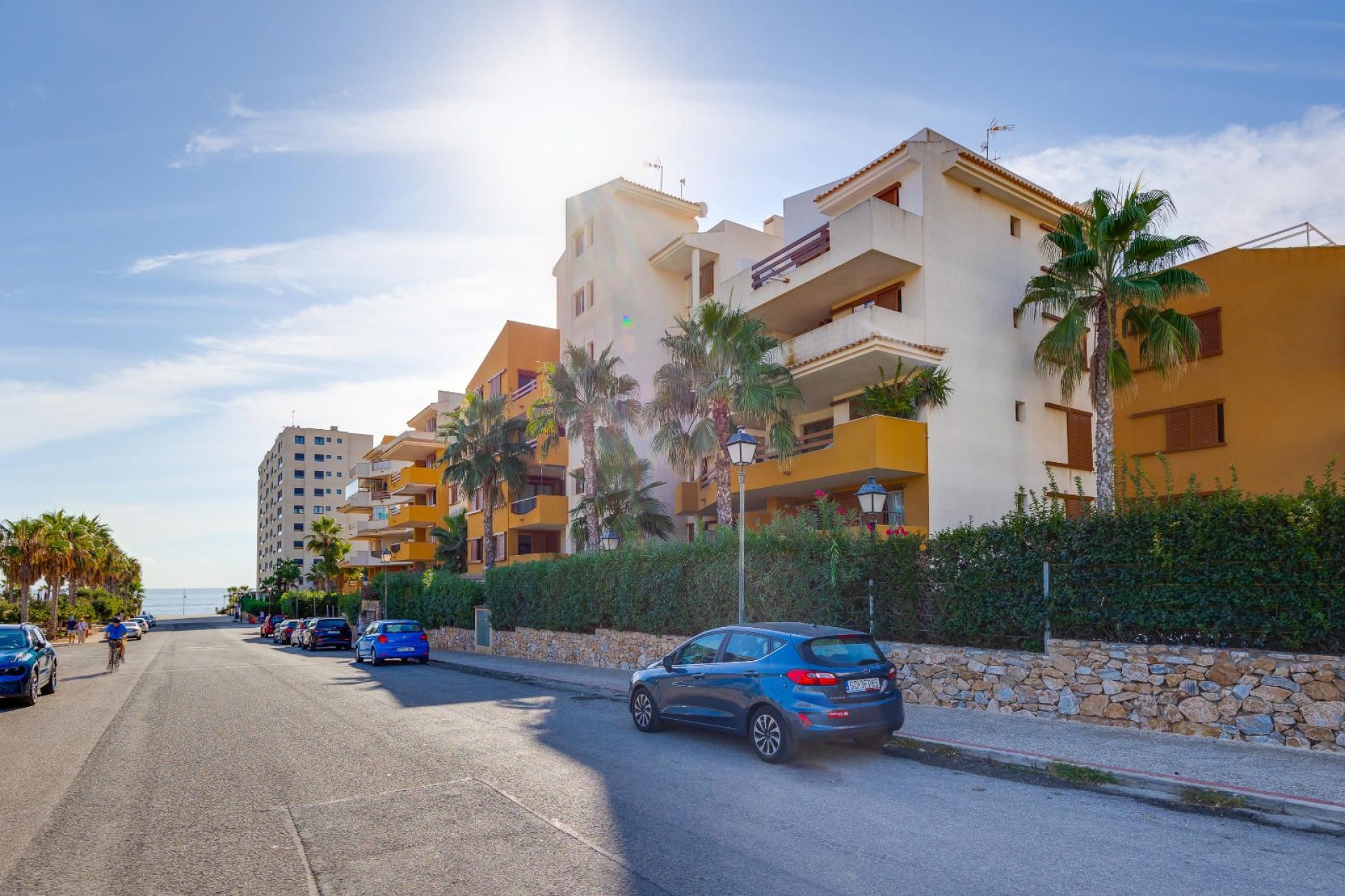 Resale - Apartment / Flat * - Torrevieja * - Punta Prima *