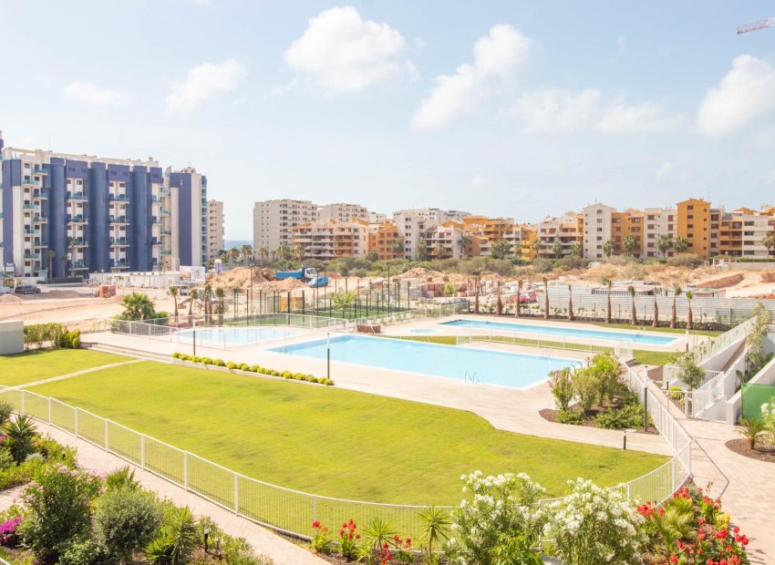 Resale - Apartment / Flat * - Torrevieja * - Punta Prima *