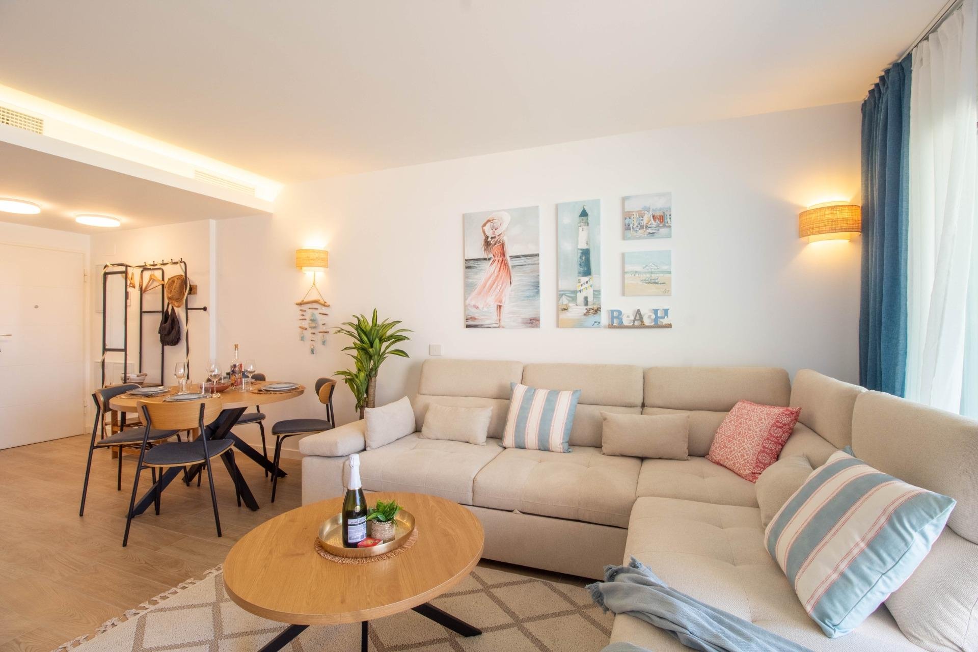 Resale - Apartment / Flat * - Torrevieja * - Punta Prima *