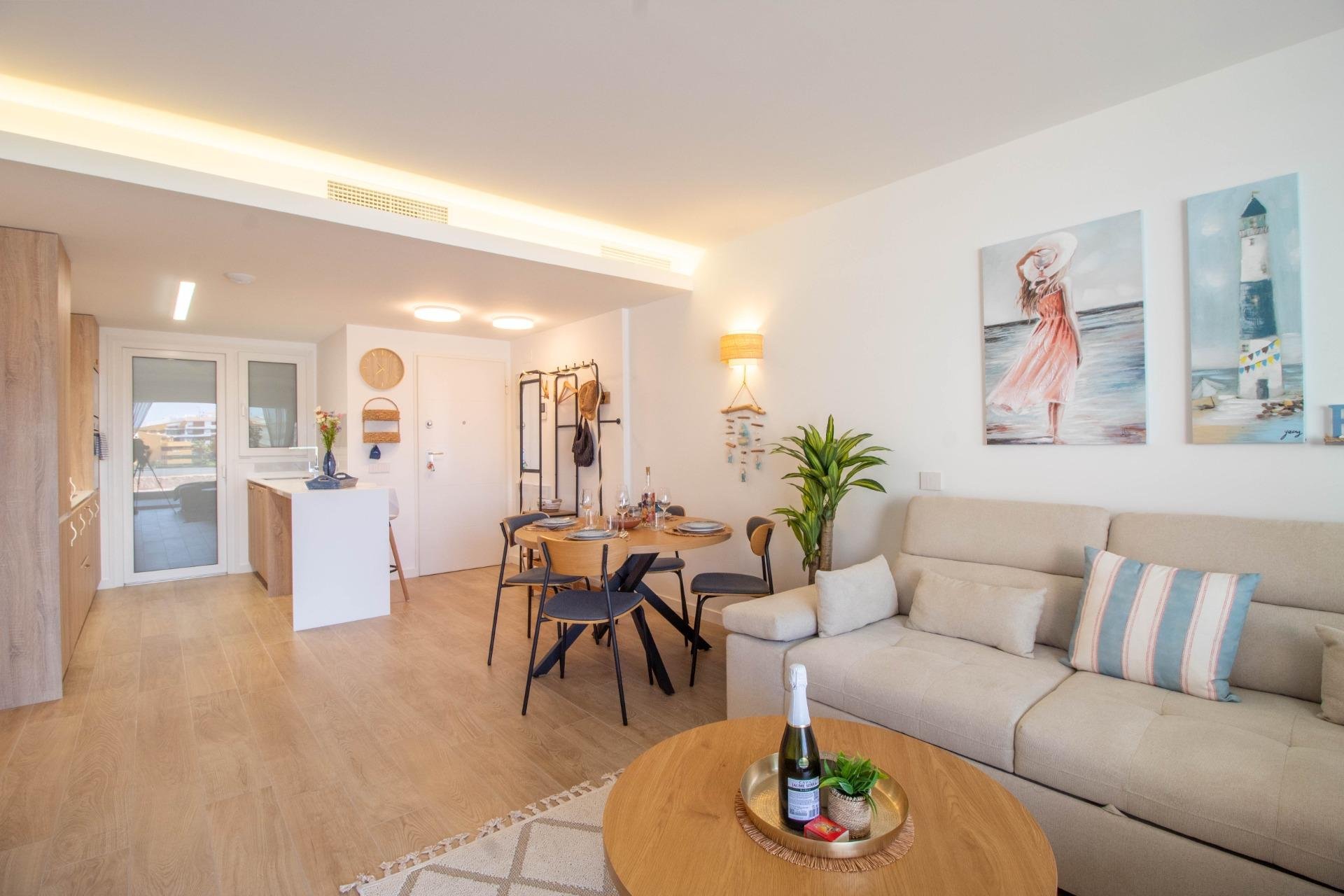 Resale - Apartment / Flat * - Torrevieja * - Punta Prima *