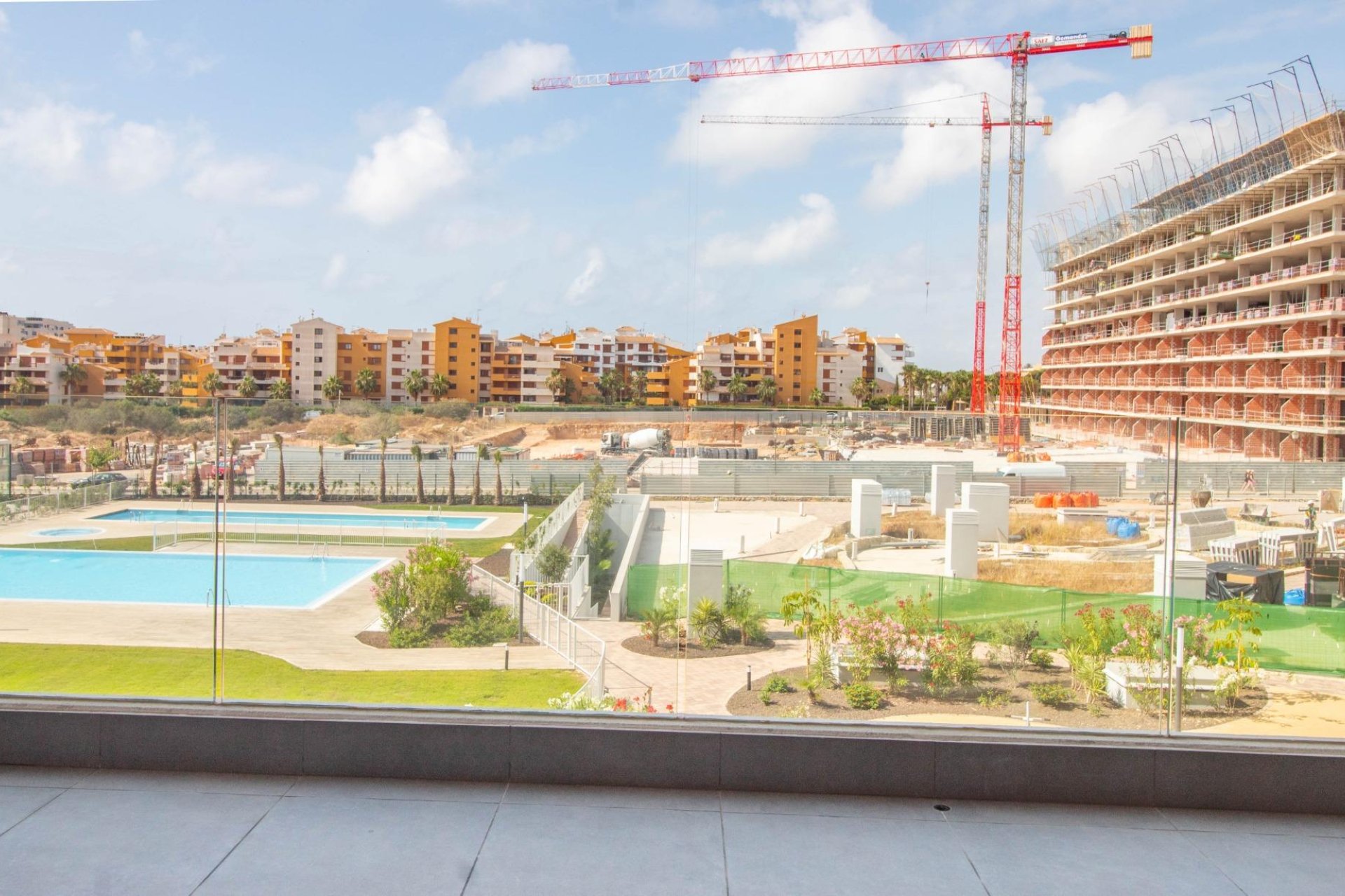 Resale - Apartment / Flat * - Torrevieja * - Punta Prima *