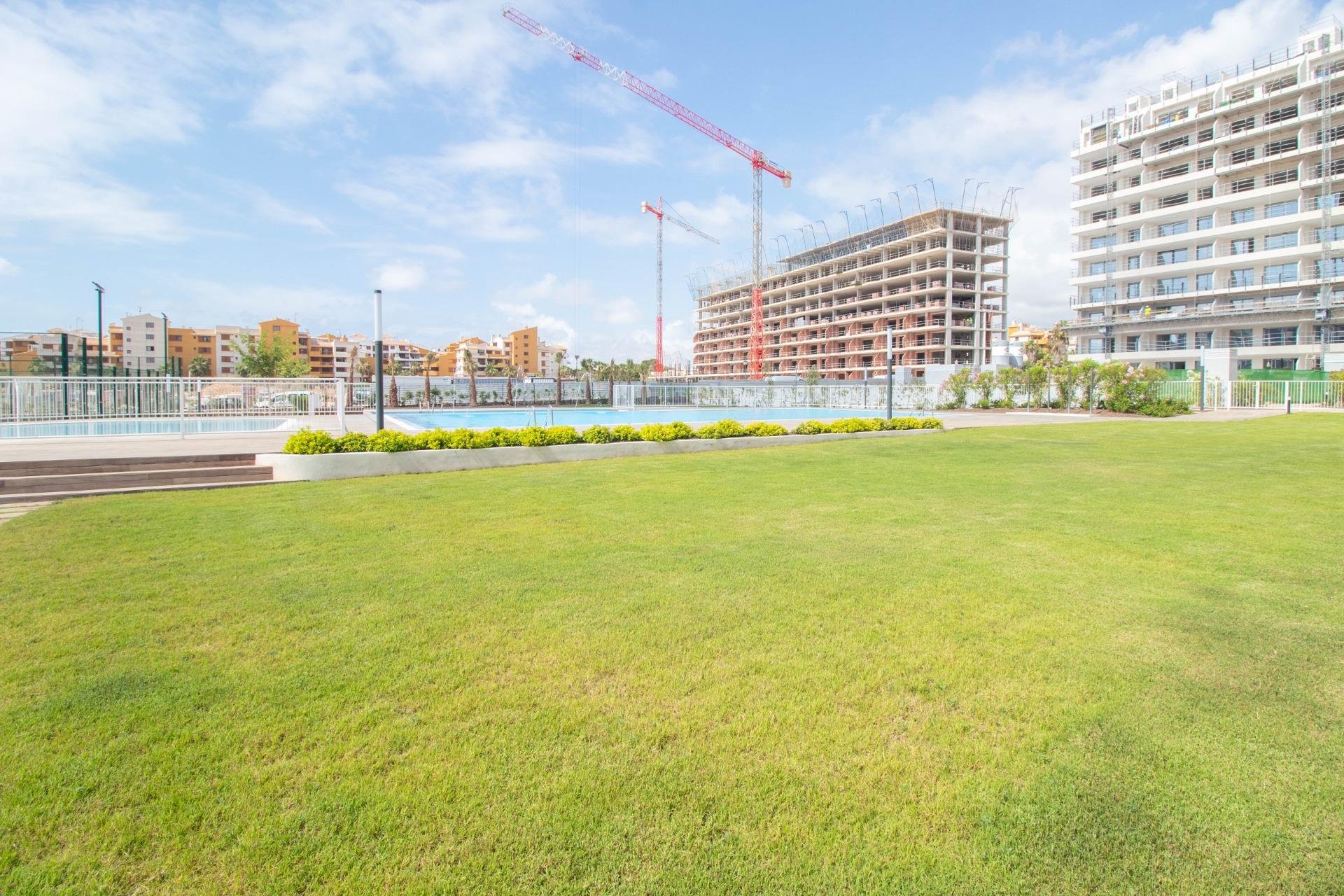 Resale - Apartment / Flat * - Torrevieja * - Punta Prima *