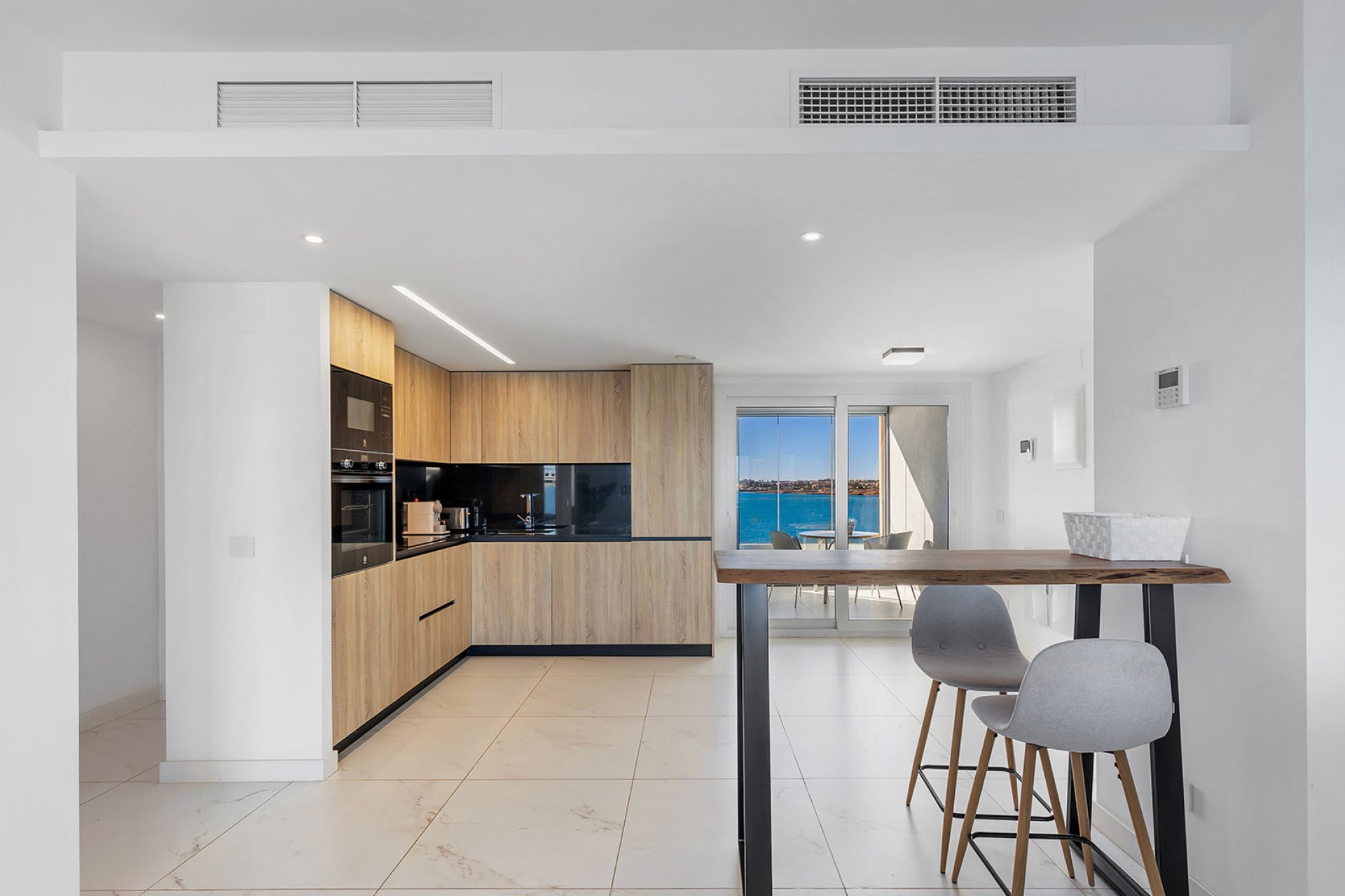Resale - Apartment / Flat * - Torrevieja * - Punta Prima *