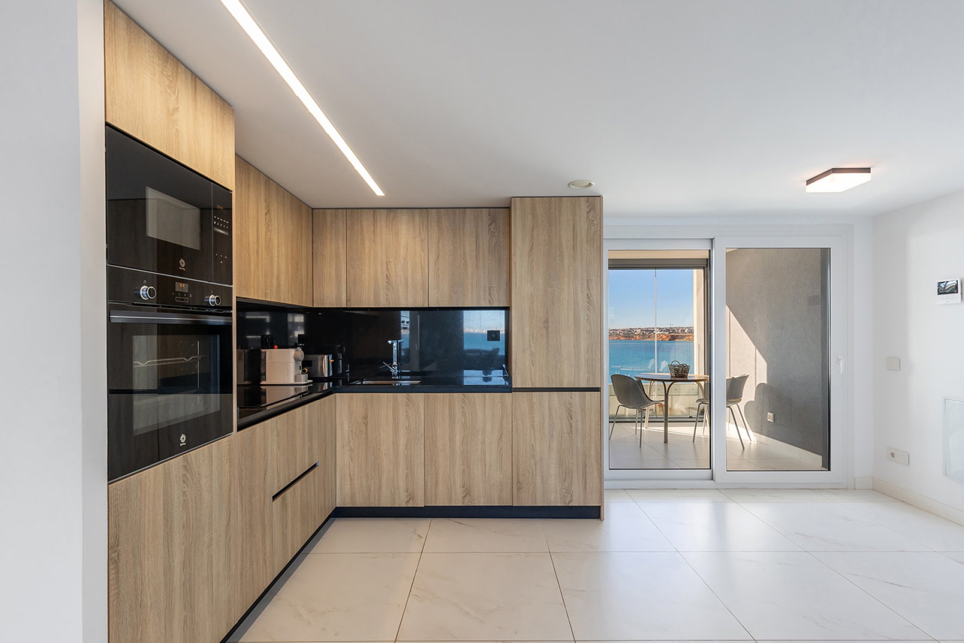 Resale - Apartment / Flat * - Torrevieja * - Punta Prima *
