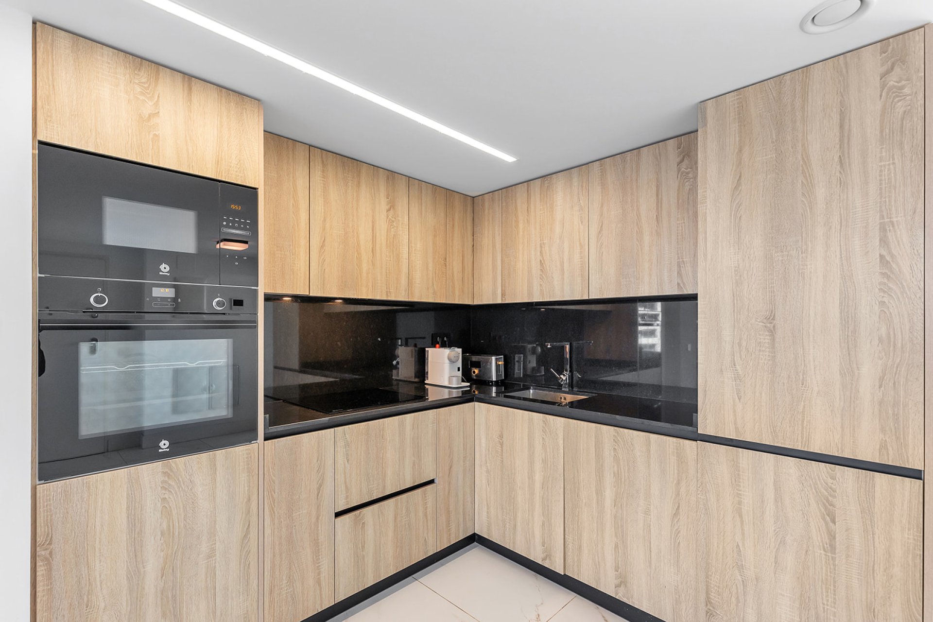 Resale - Apartment / Flat * - Torrevieja * - Punta Prima *