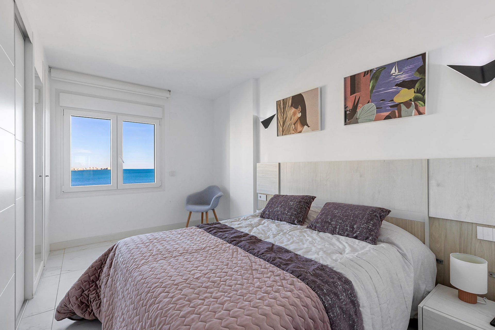 Resale - Apartment / Flat * - Torrevieja * - Punta Prima *