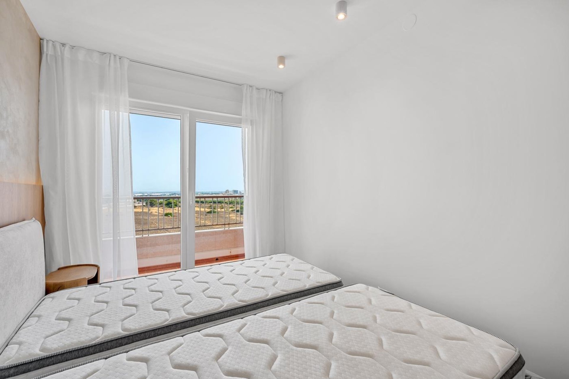 Resale - Apartment / Flat * - Torrevieja * - Punta Prima *