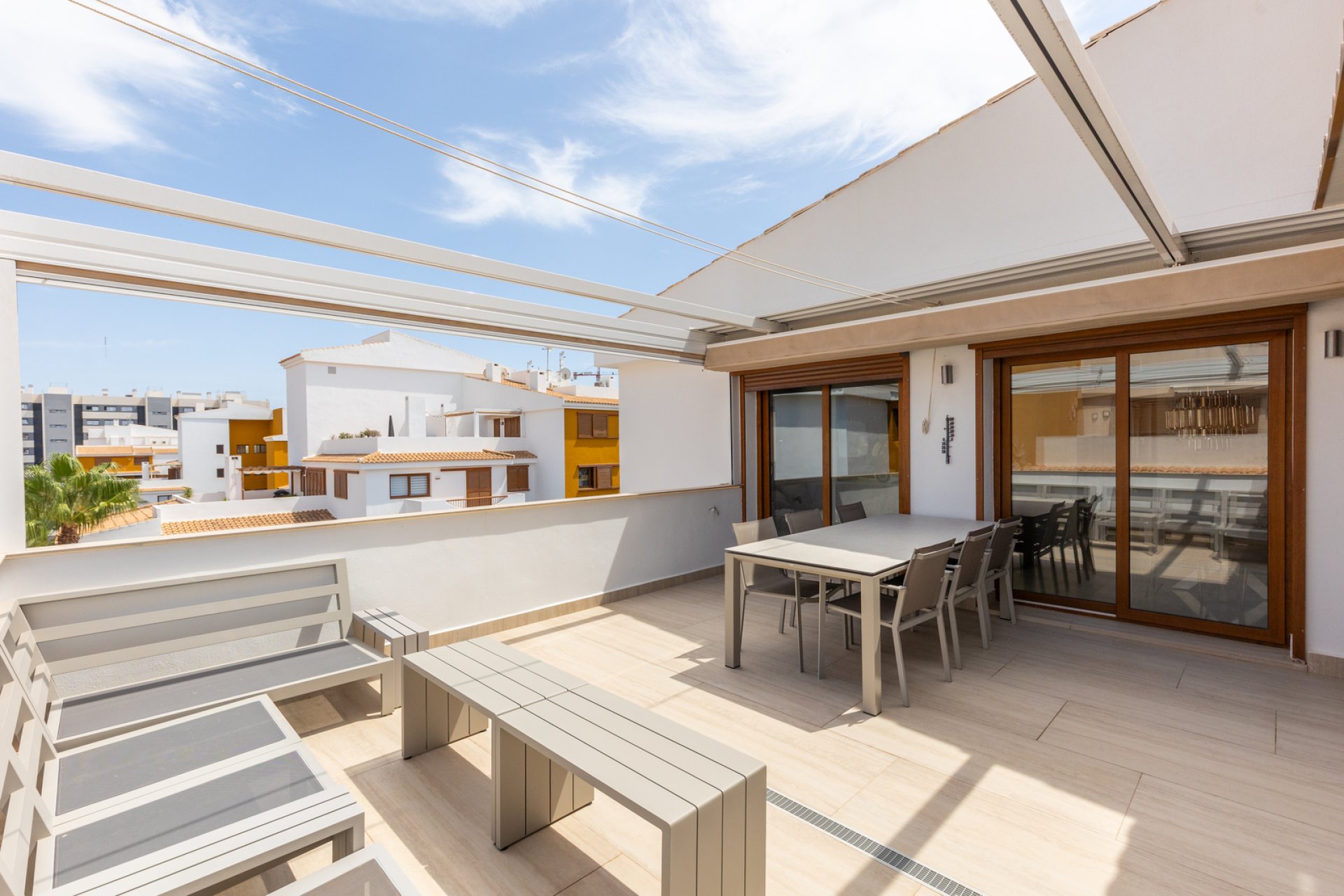 Resale - Apartment / Flat * - Torrevieja * - Punta Prima *