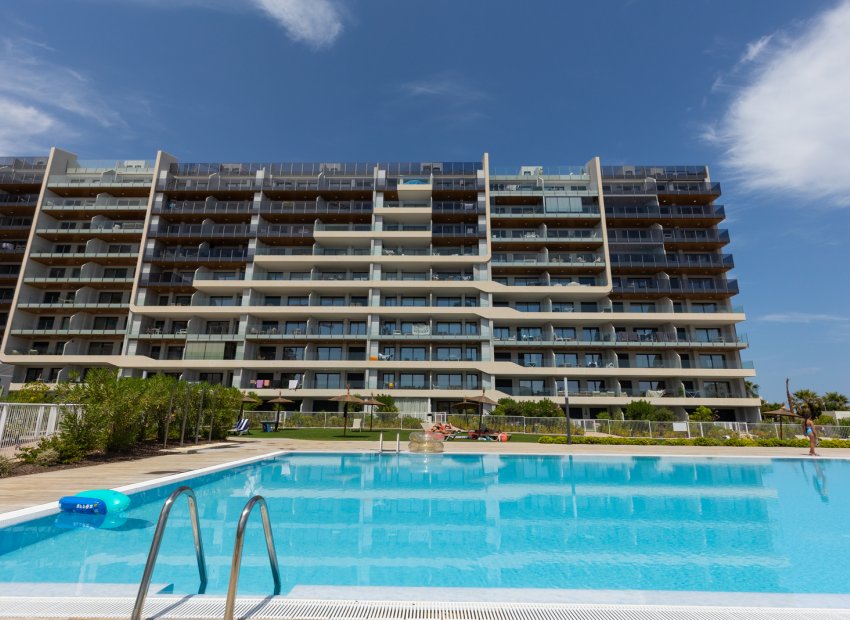 Resale - Apartment / Flat * - Torrevieja * - Punta Prima *