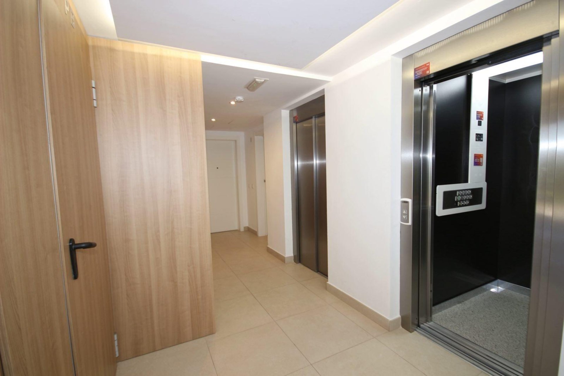 Resale - Apartment / Flat * - Torrevieja * - Punta Prima *