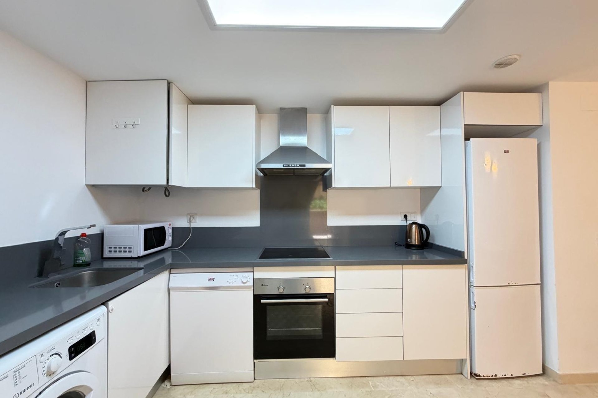 Resale - Apartment / Flat * - Torrevieja * - Punta Prima *
