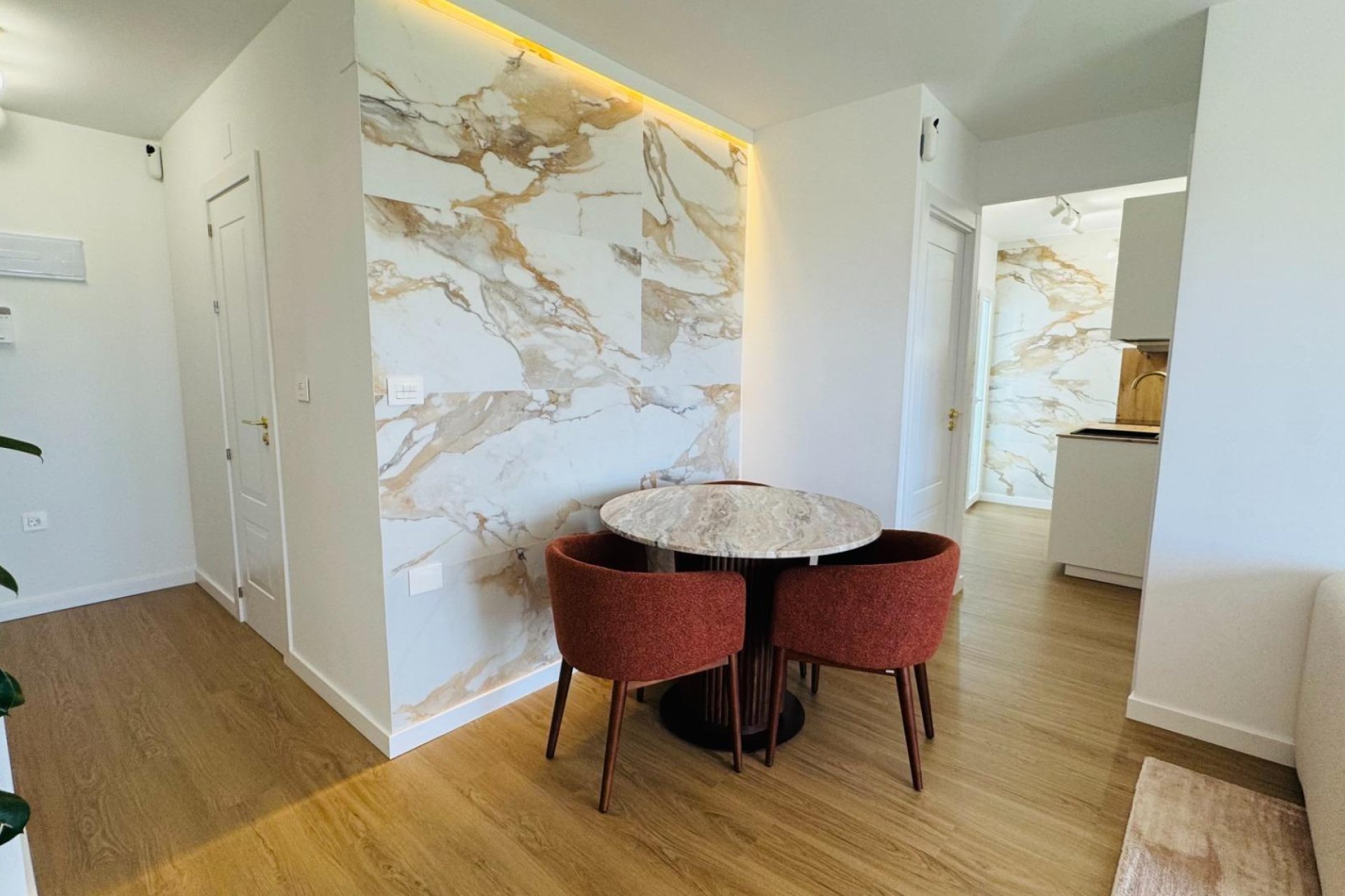 Resale - Apartment / Flat * - Torrevieja * - Punta Prima *