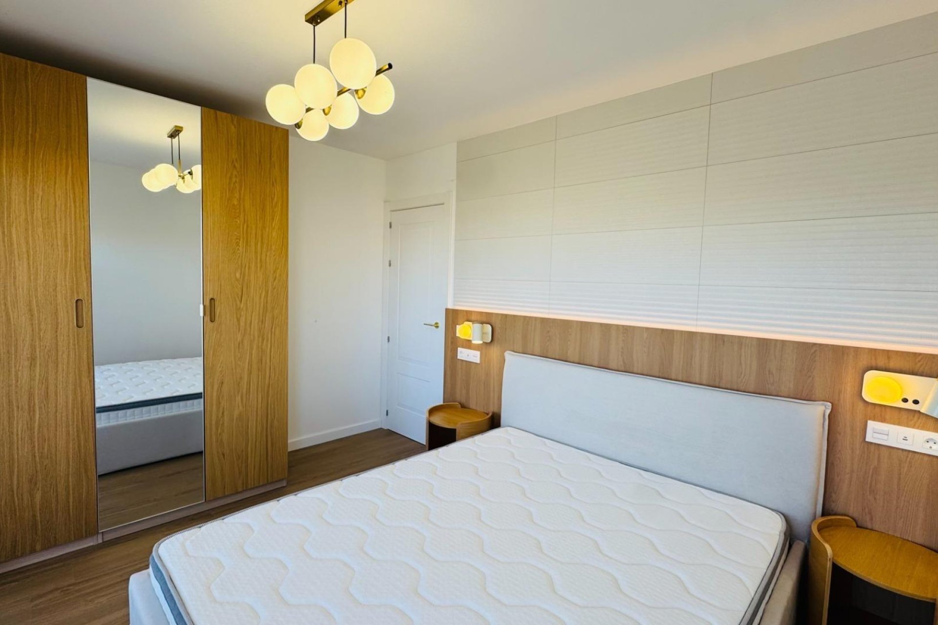 Resale - Apartment / Flat * - Torrevieja * - Punta Prima *