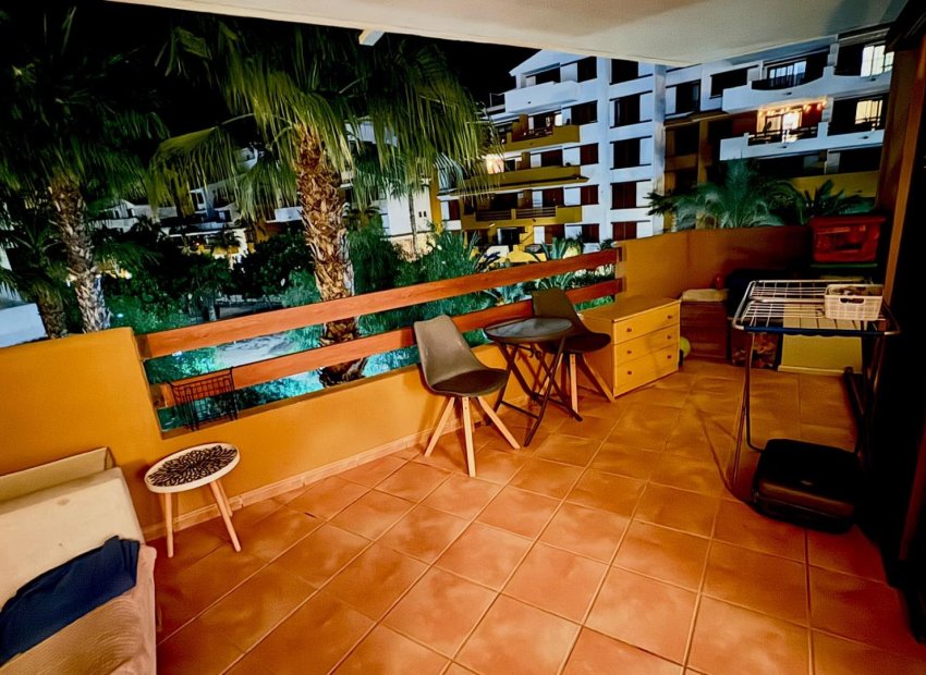 Resale - Apartment / Flat * - Torrevieja * - Punta Prima *