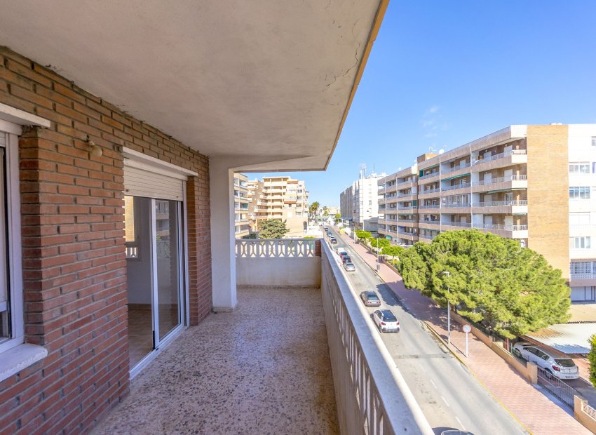 Resale - Apartment / flat - Torrevieja - Punta Prima