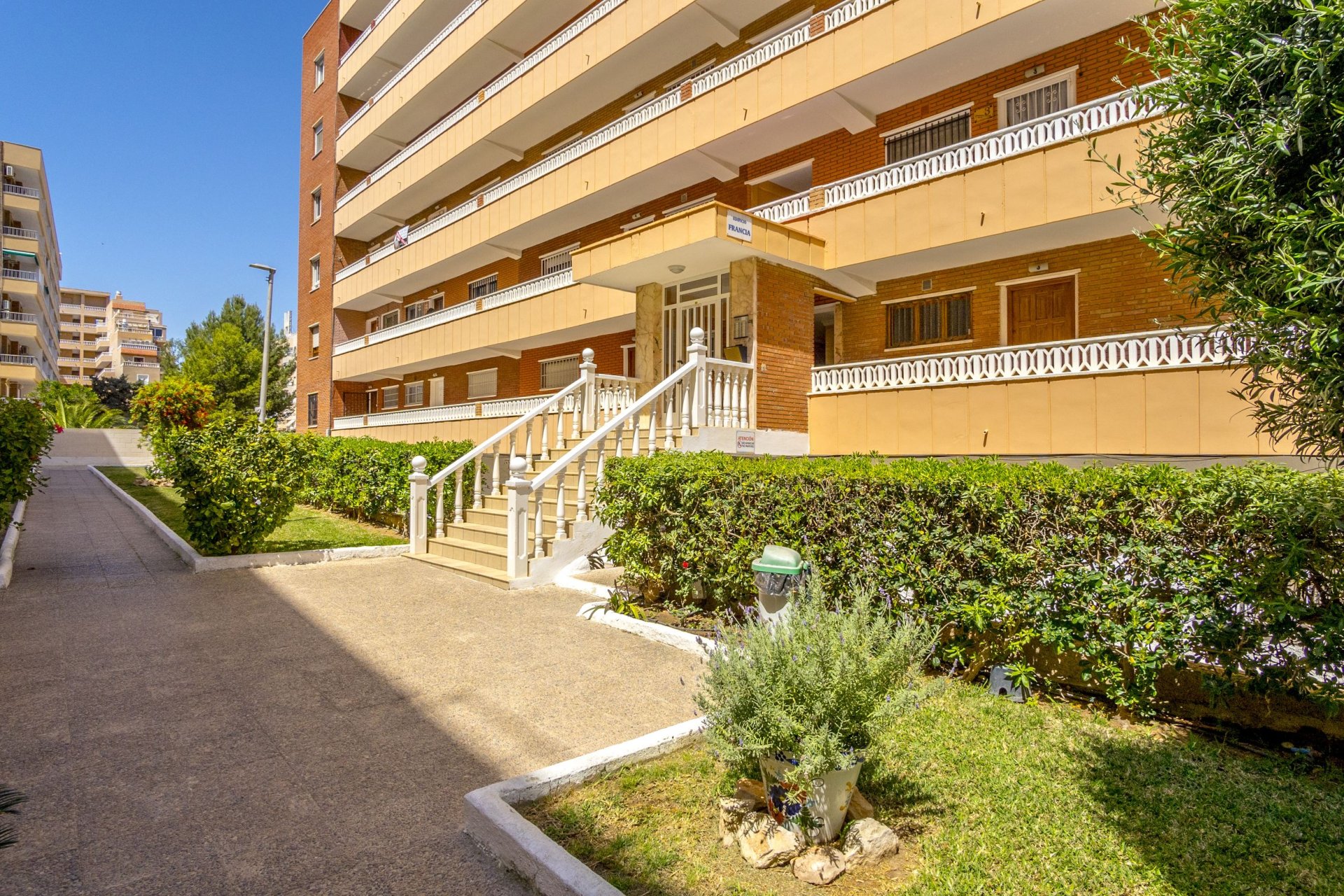 Resale - Apartment / flat - Torrevieja - Punta Prima