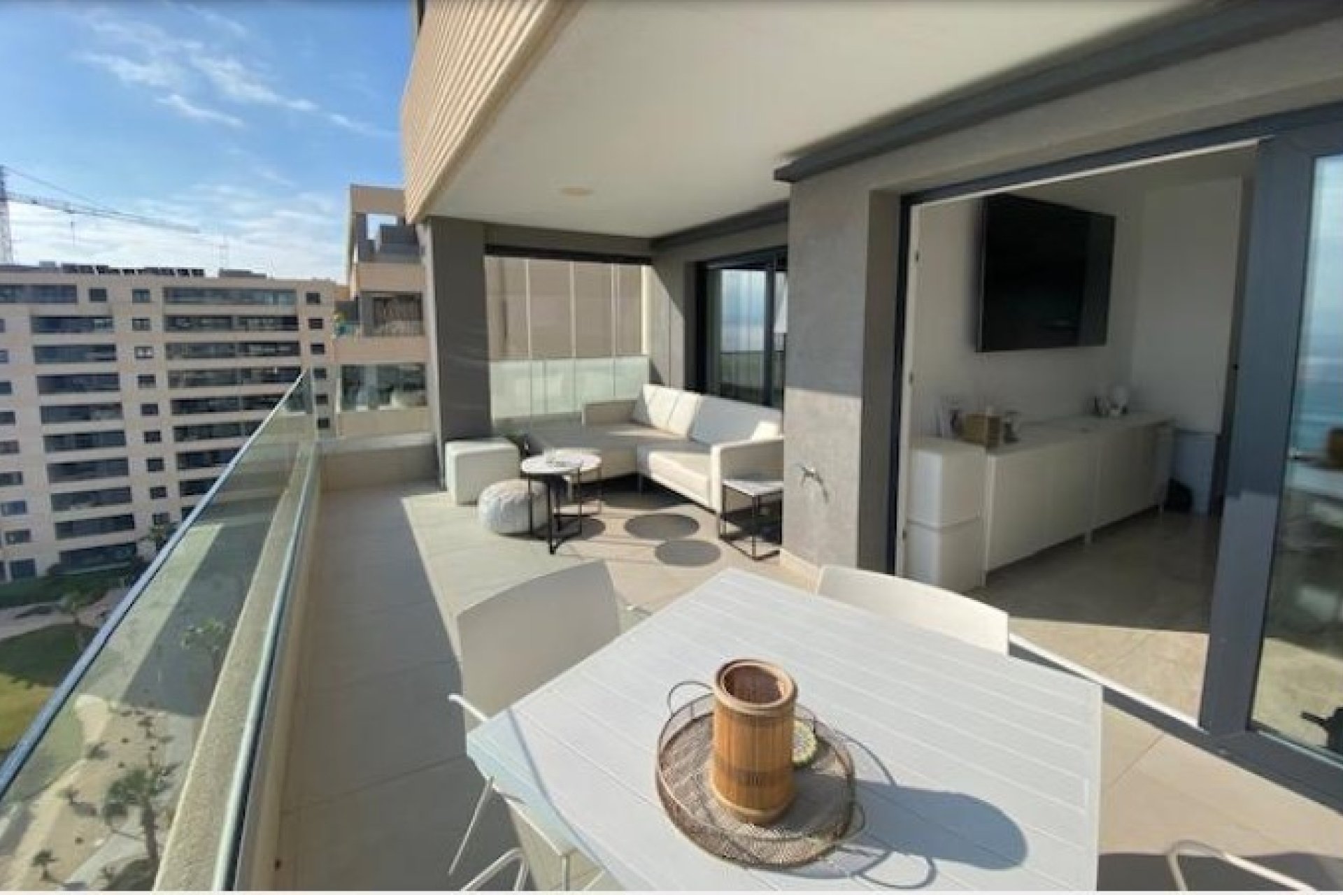 Resale - Apartment / flat - Torrevieja* - Punta Prima*