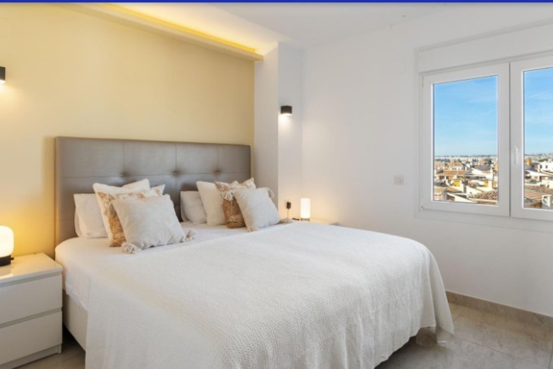 Resale - Apartment / flat - Torrevieja* - Punta Prima*