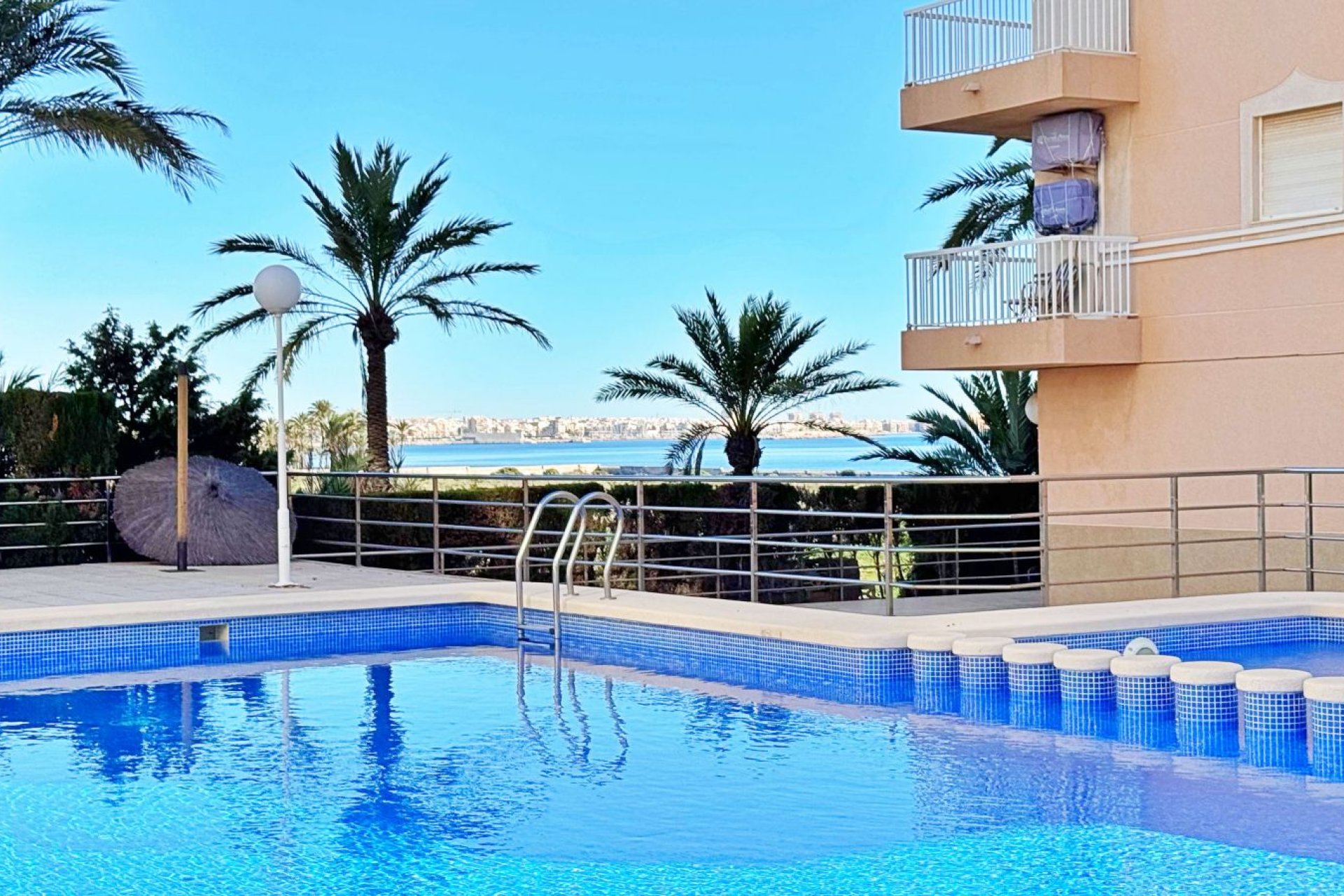 Resale - Apartment / Flat * - Torrevieja - Rocio del Mar