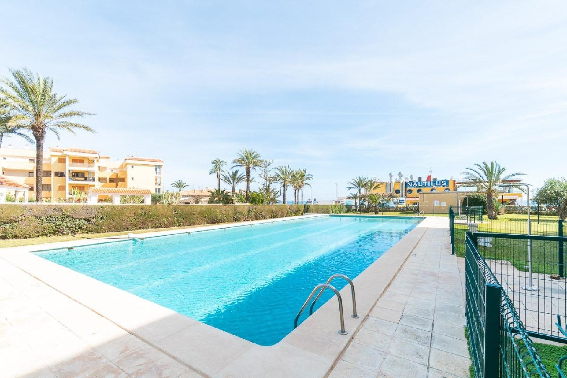 Resale - Apartment / Flat * - Torrevieja * - Rocio del Mar *