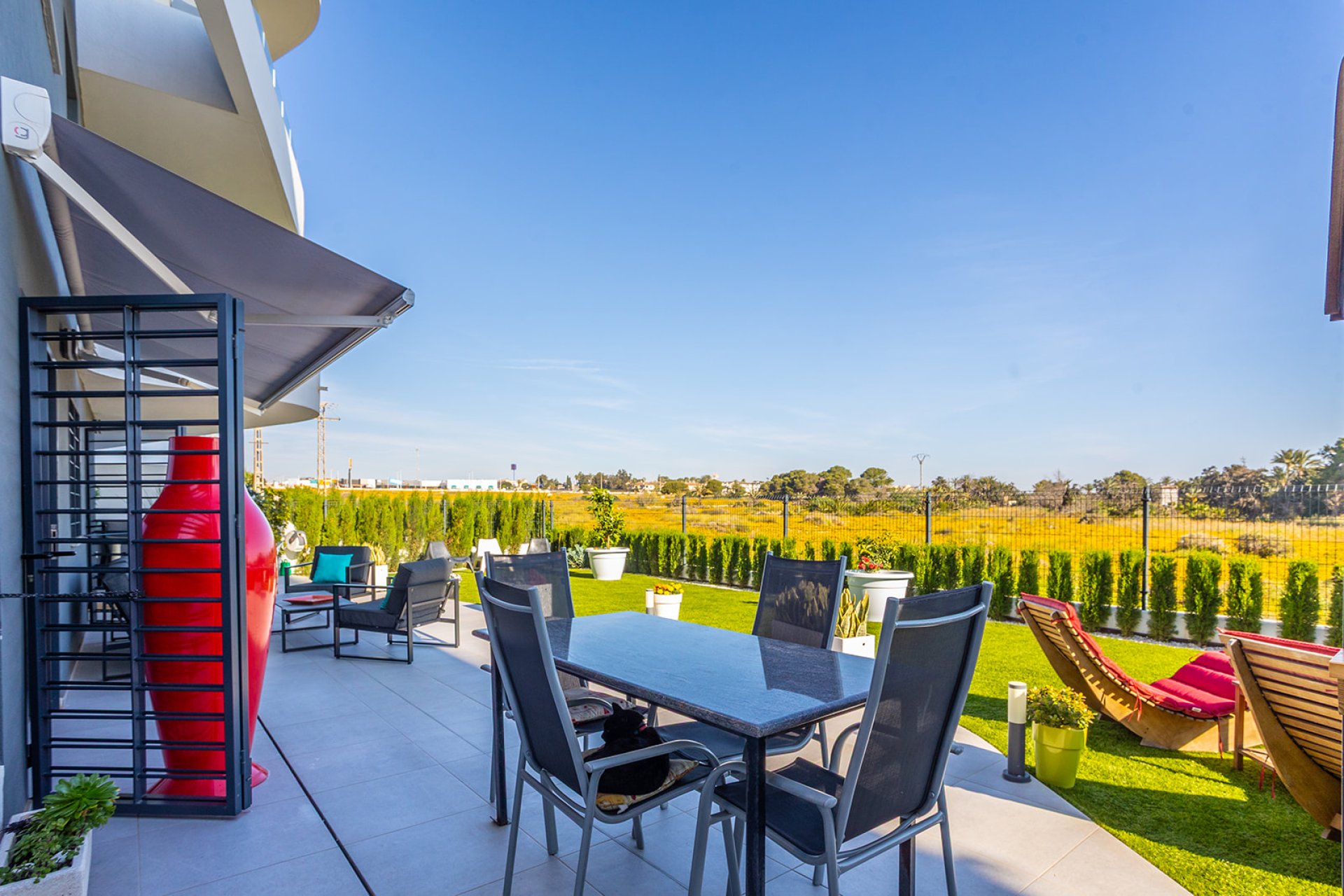 Resale - Apartment / Flat * - Torrevieja * - Rocio del Mar *