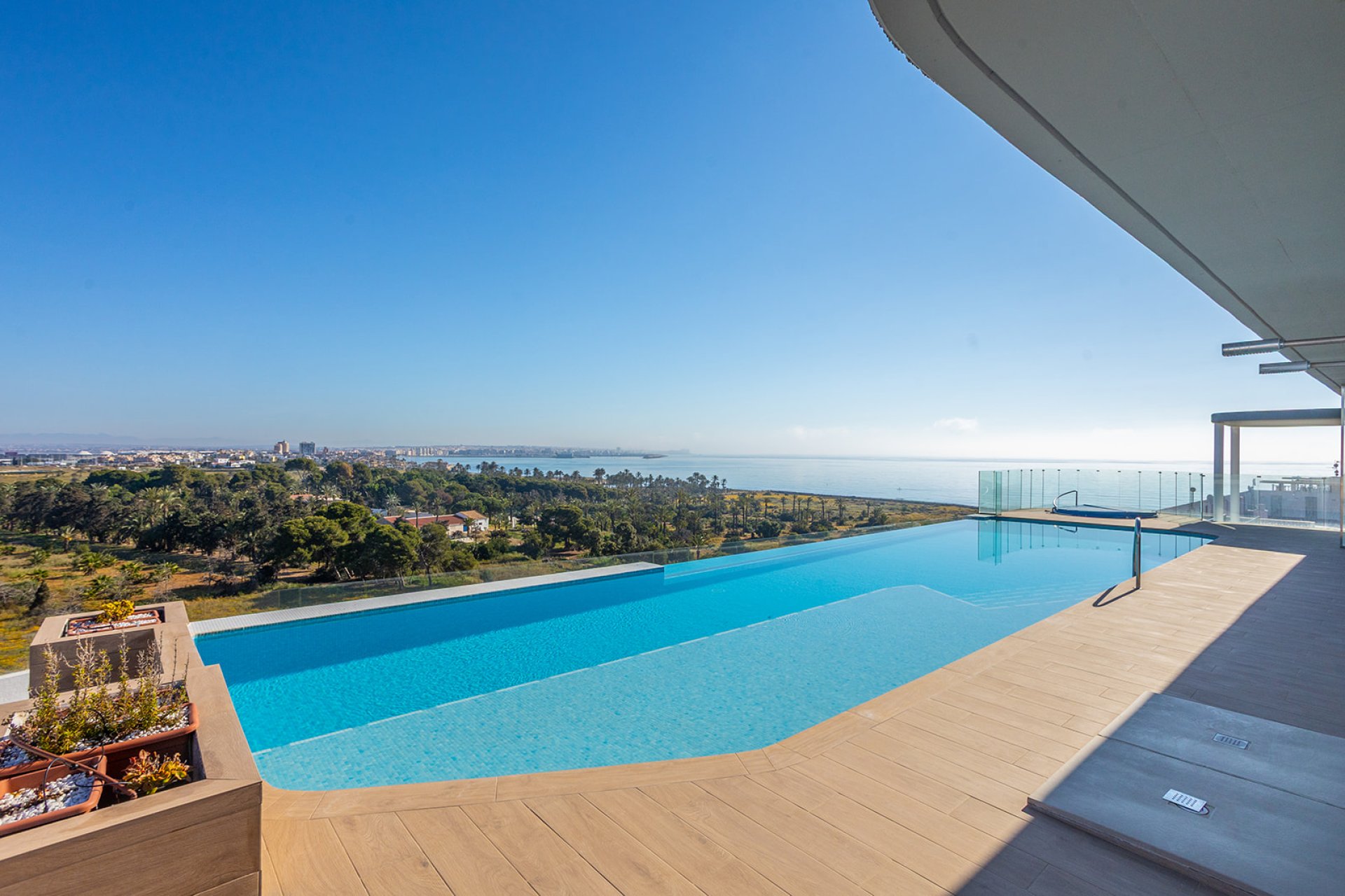 Resale - Apartment / Flat * - Torrevieja * - Rocio del Mar *